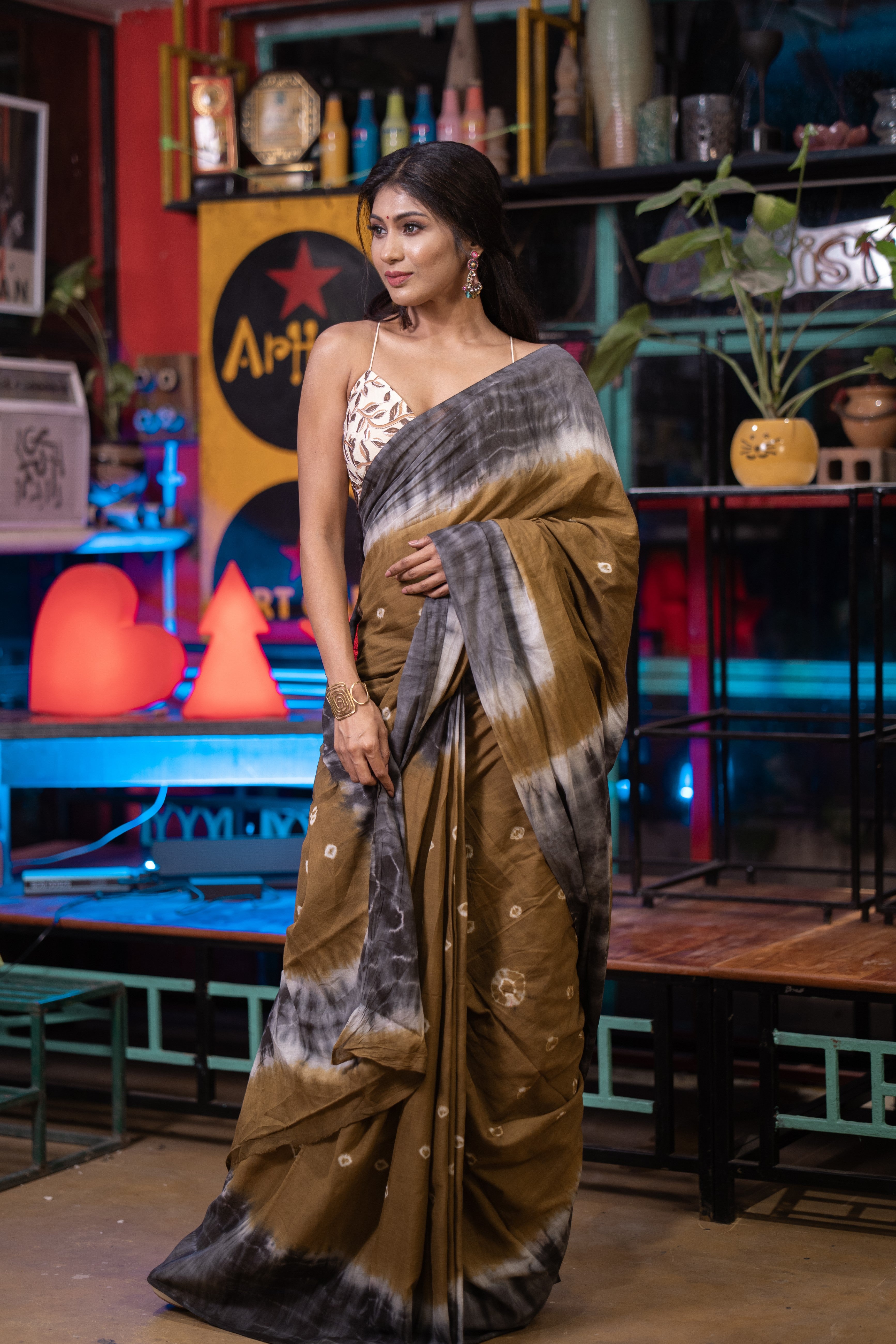 Bandhani Mulmul Cotton Saree- Ash brown