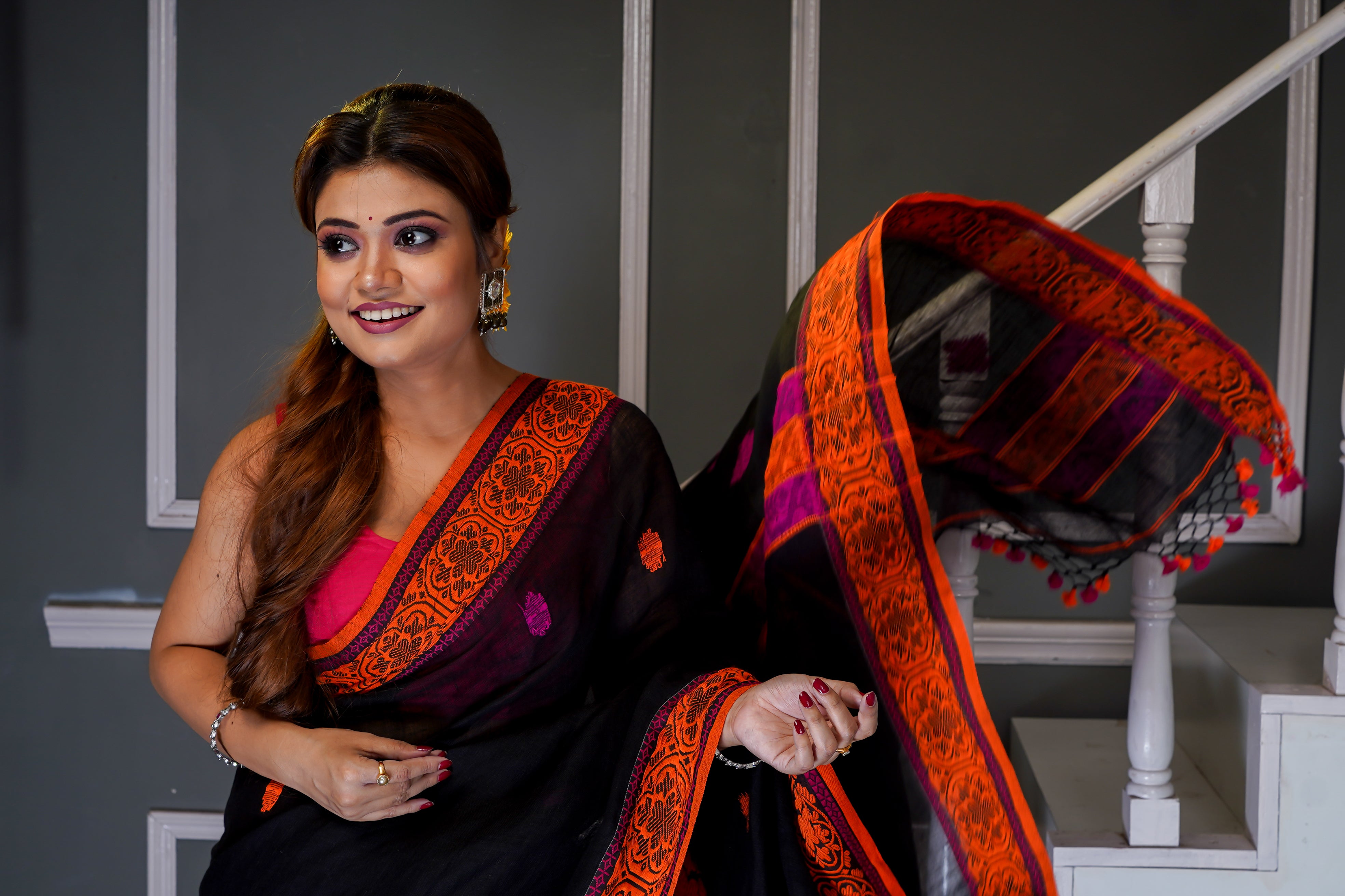 Black & Orange Linen Hand Woven Jamdani Saree