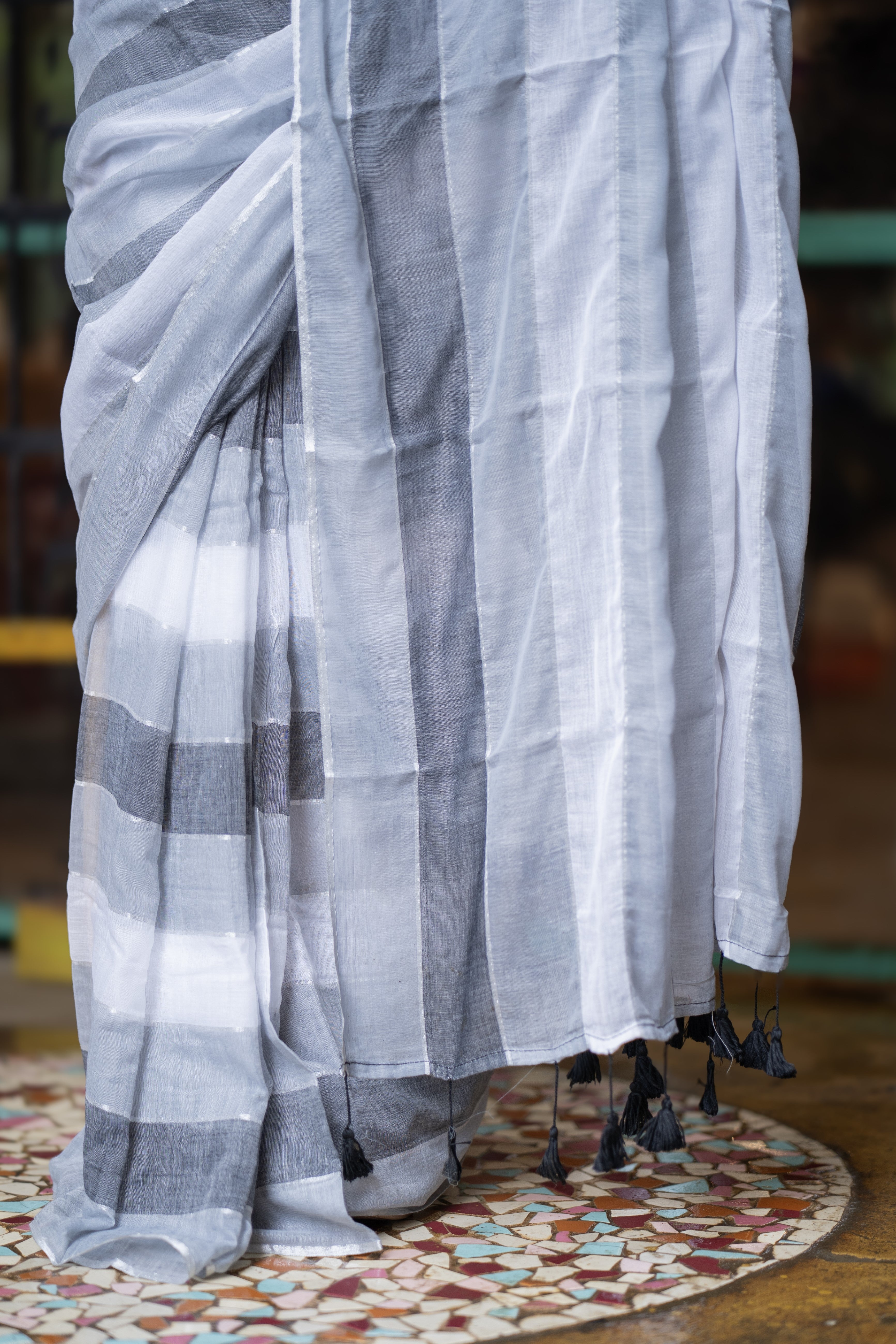 Check Mul Mul Cotton Saree - Grey and White
