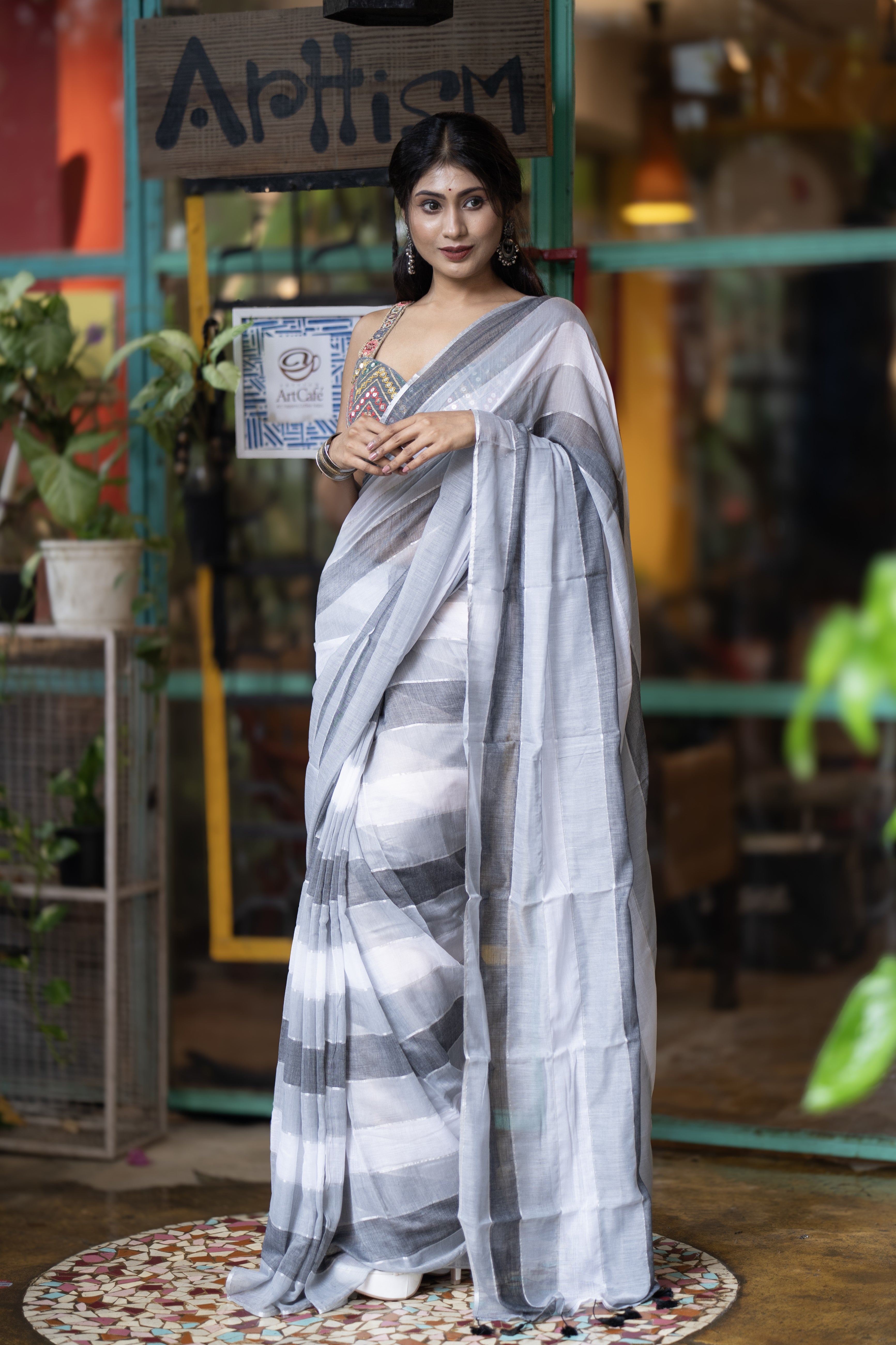 Check Mul Mul Cotton Saree - Grey and White