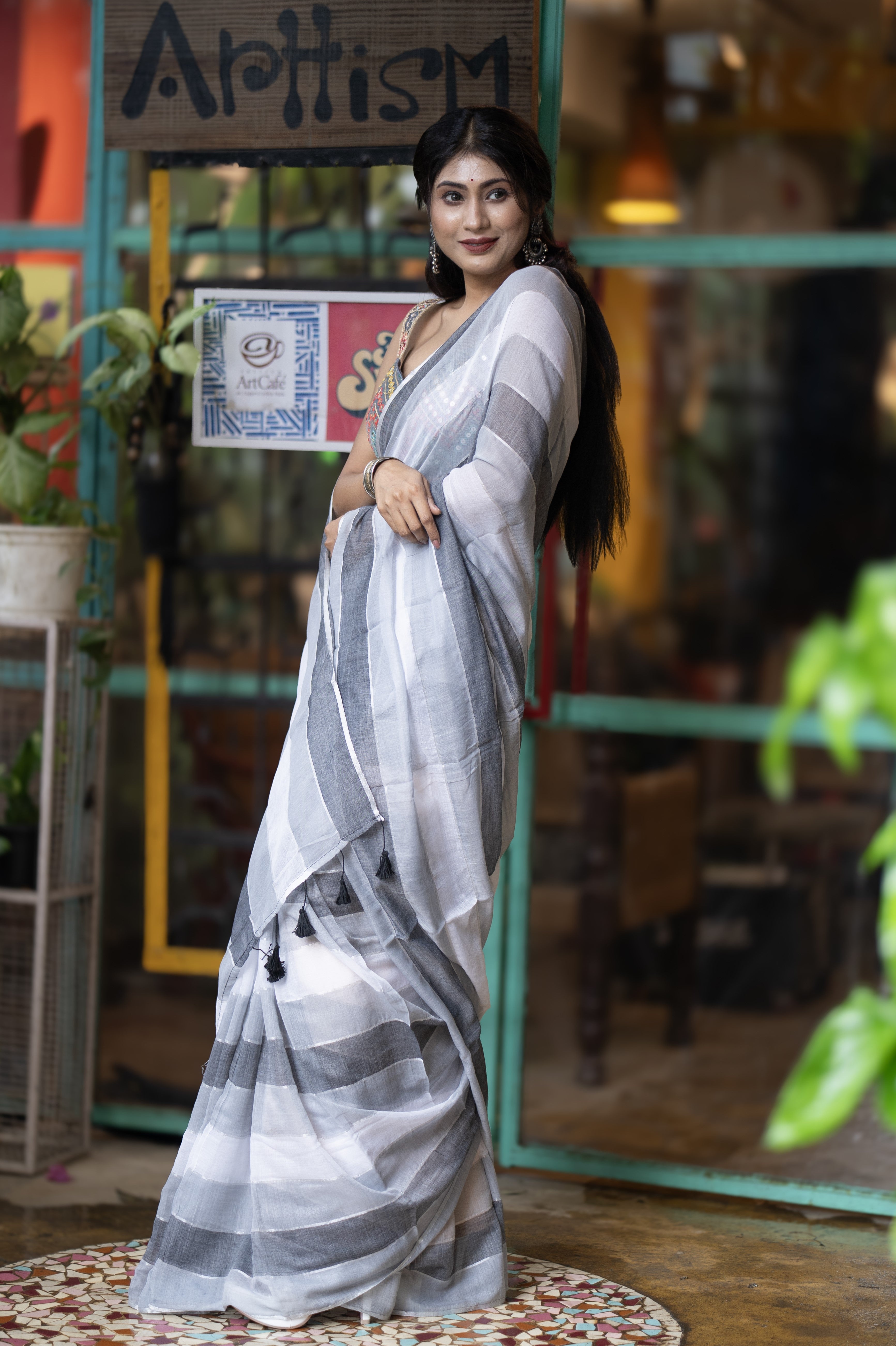 Check Mul Mul Cotton Saree - Grey and White
