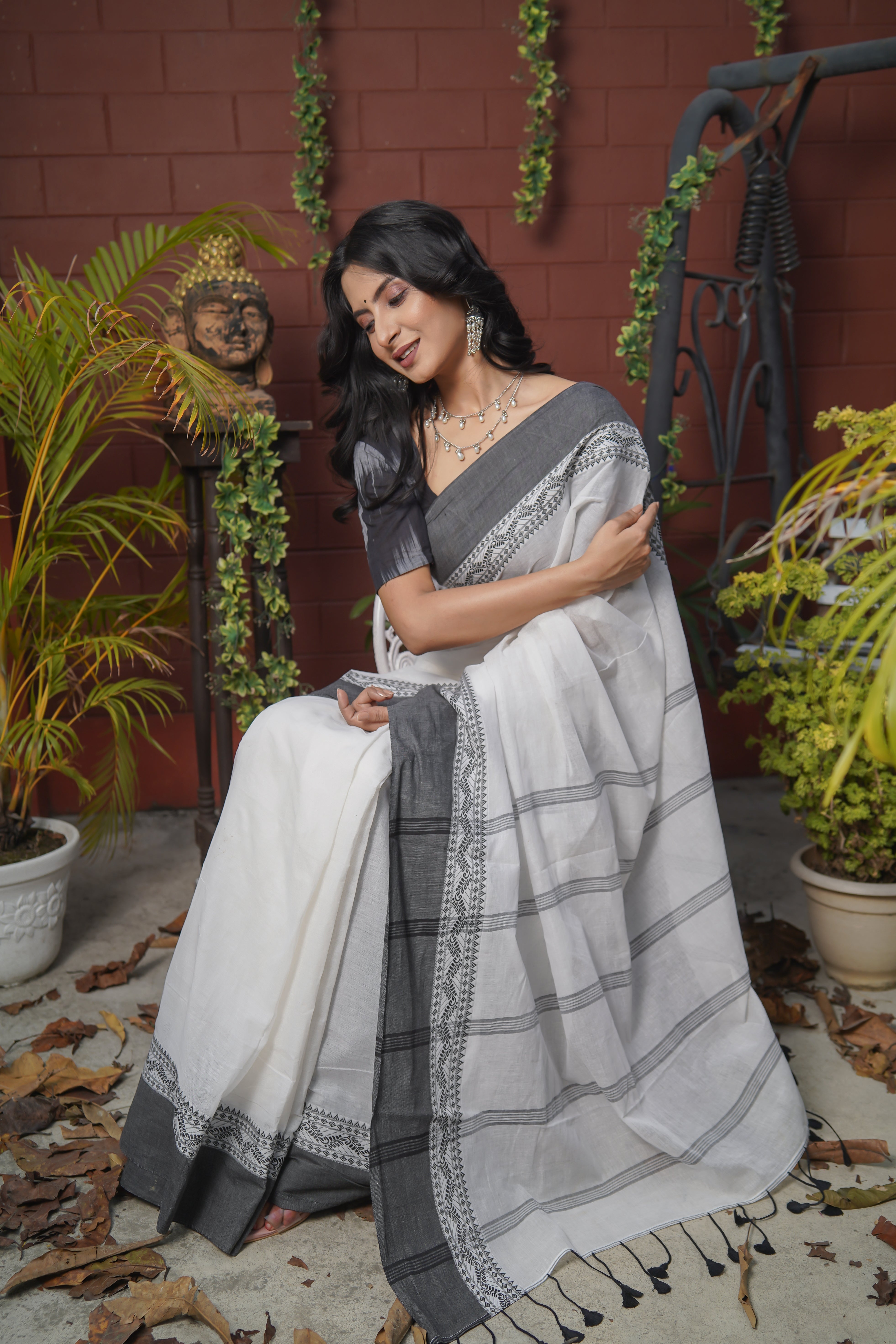 White & Grey Mul Mul Cotton Saree