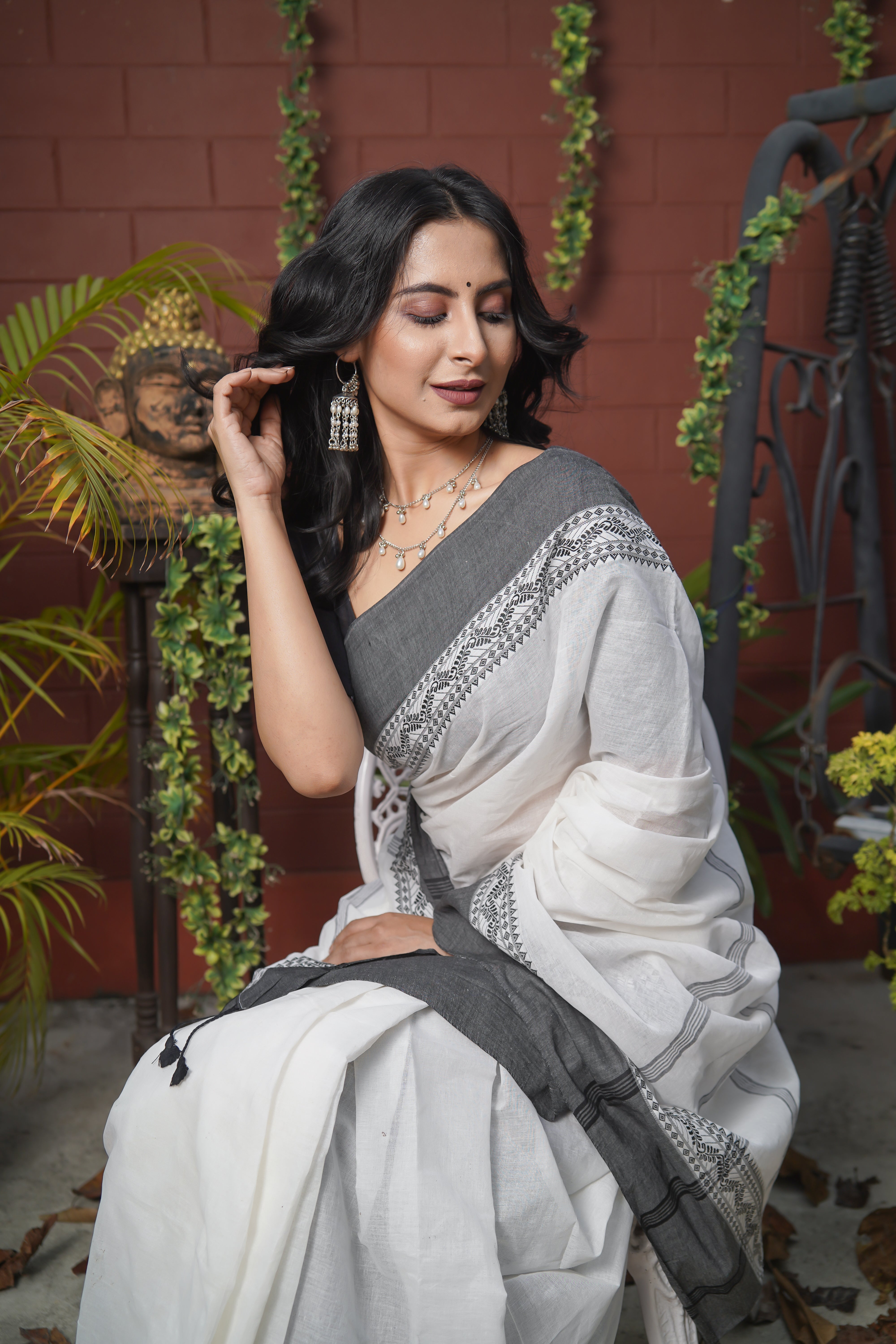 White & Grey Mul Mul Cotton Saree