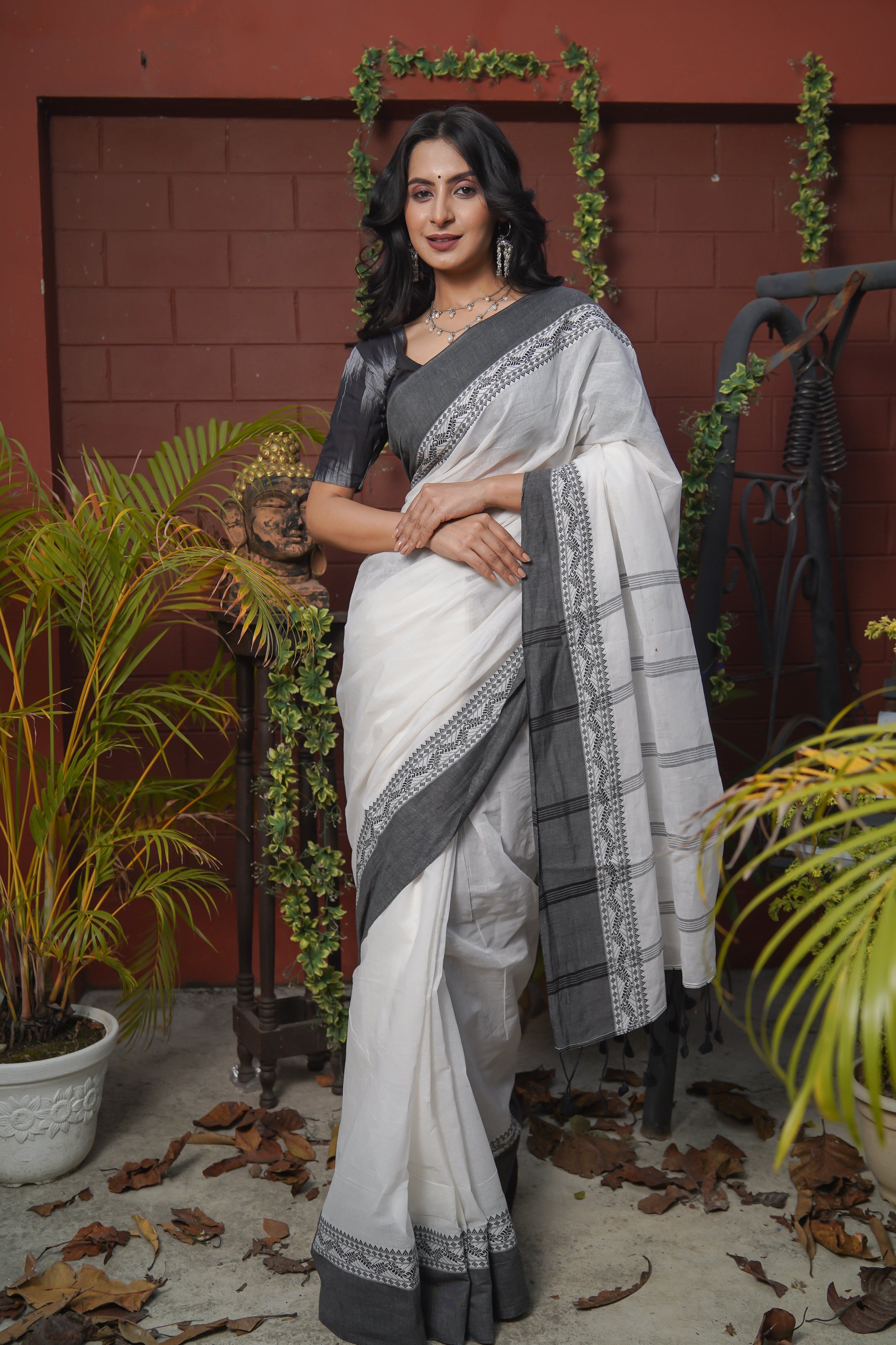 White & Grey Mul Mul Cotton Saree