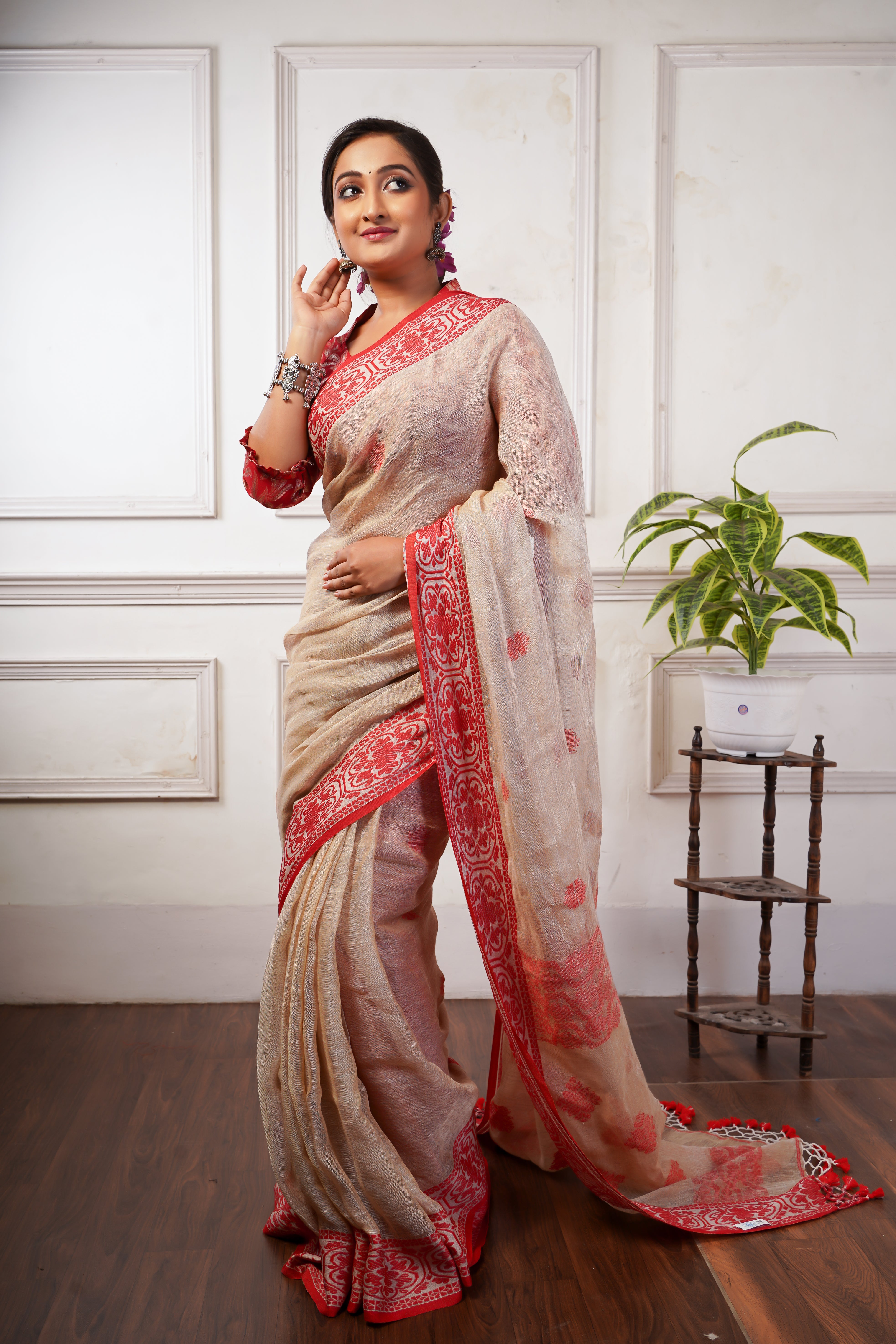 Beigh & Red Linen Hand Woven Jamdani Saree