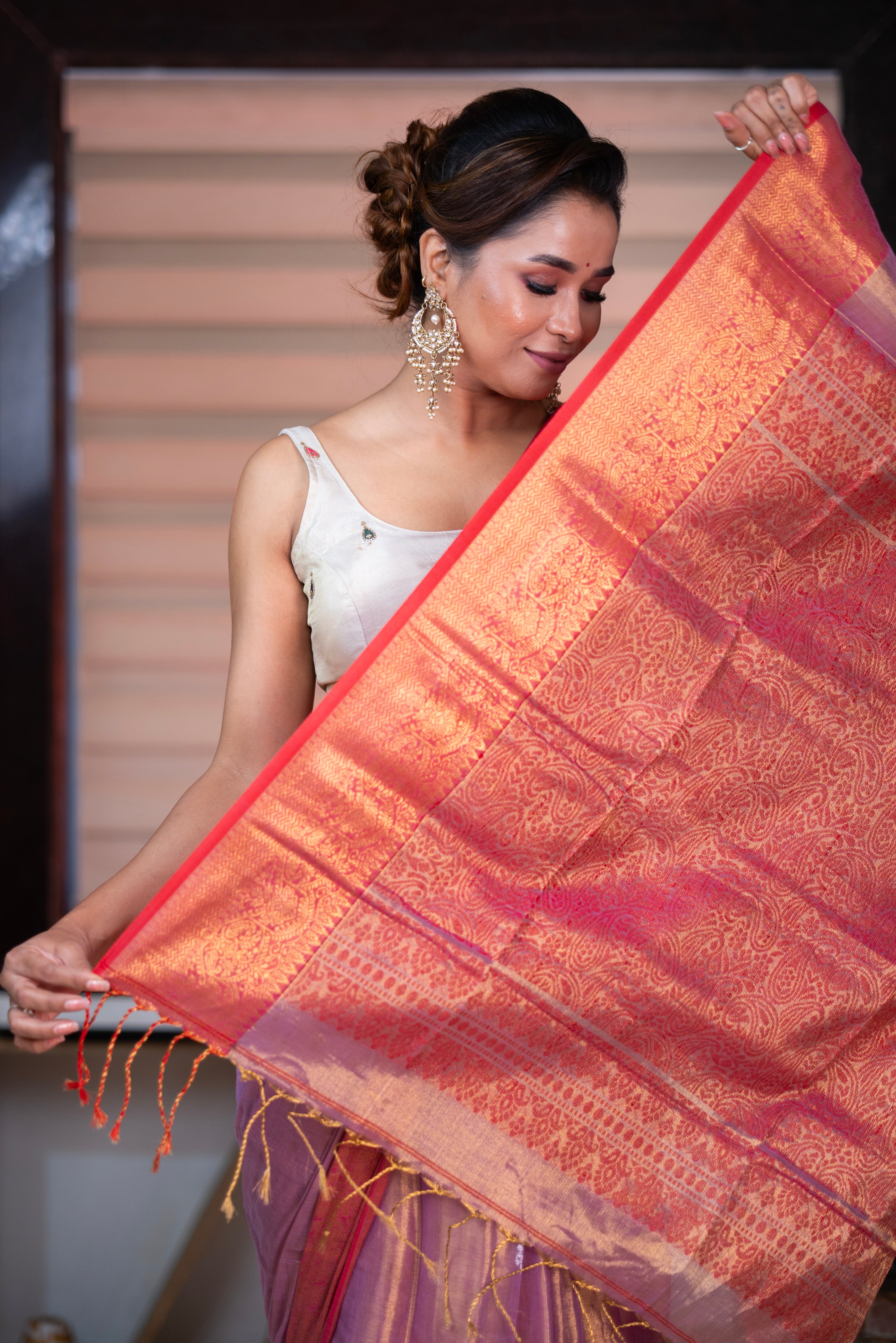 Metallic bubble Pink Tissue Linen Handwoven Saree