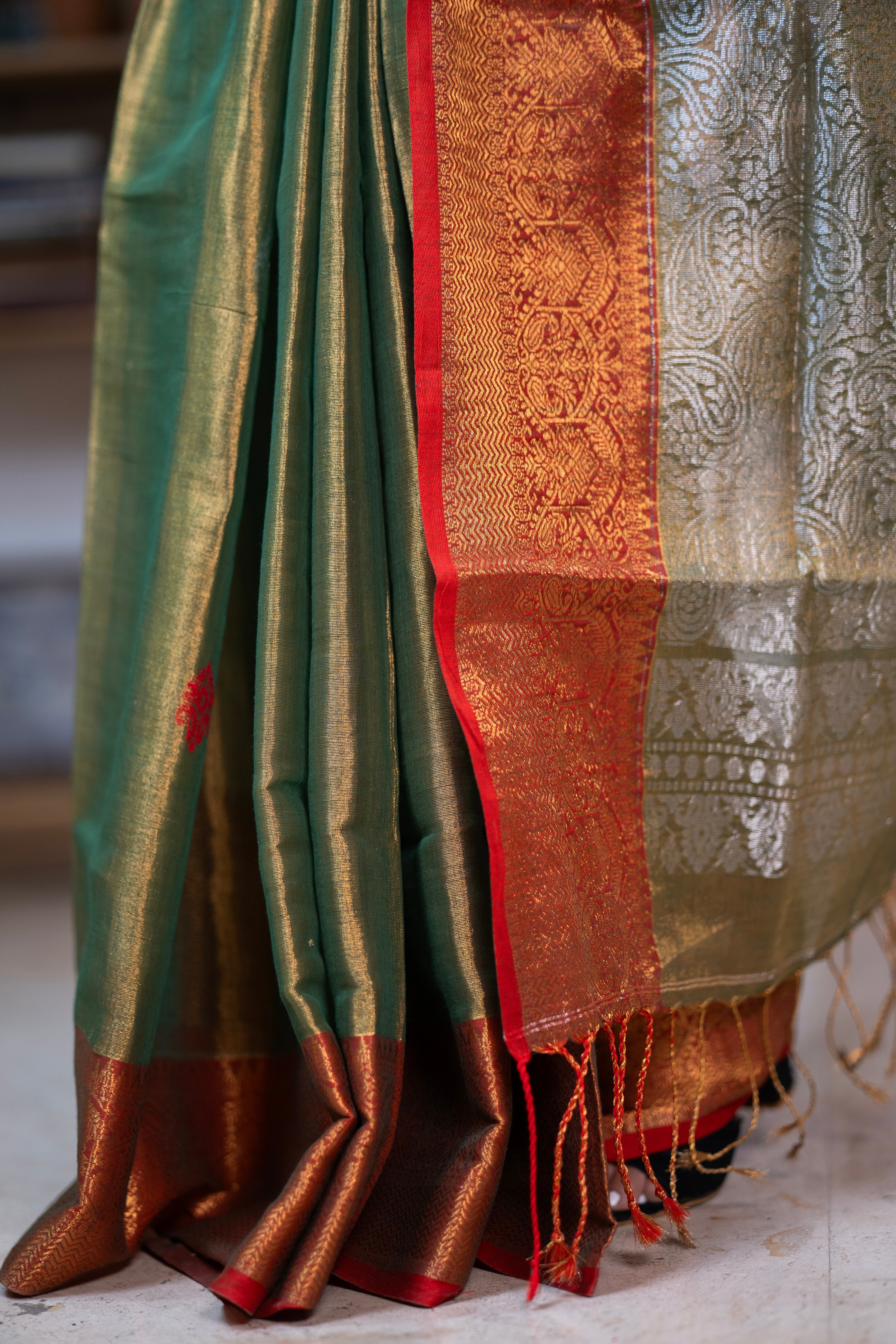 Metallic Olive Tissue Linen Handwoven Saree