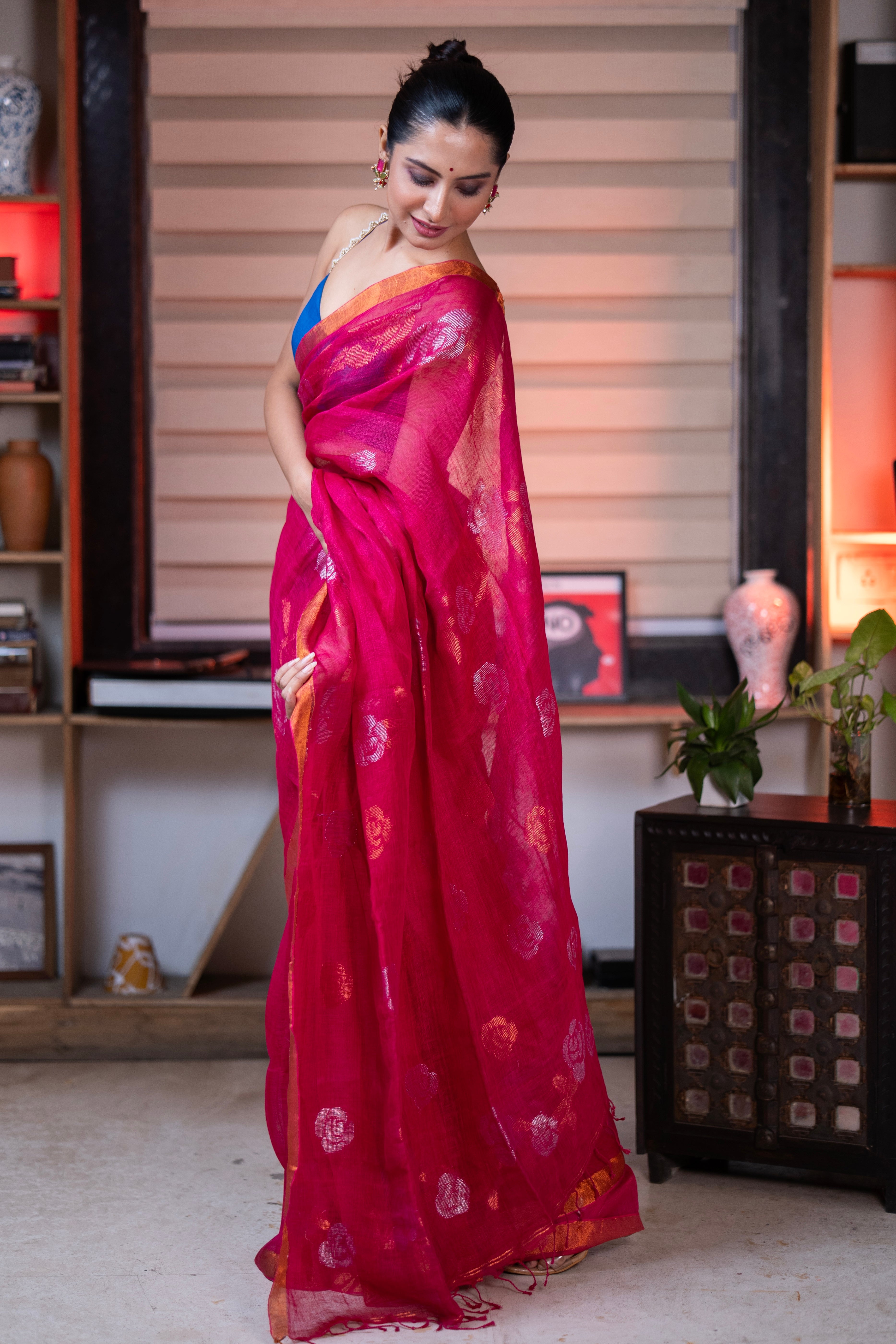 Rani Rose Linen Hand Woven Jamdani Saree