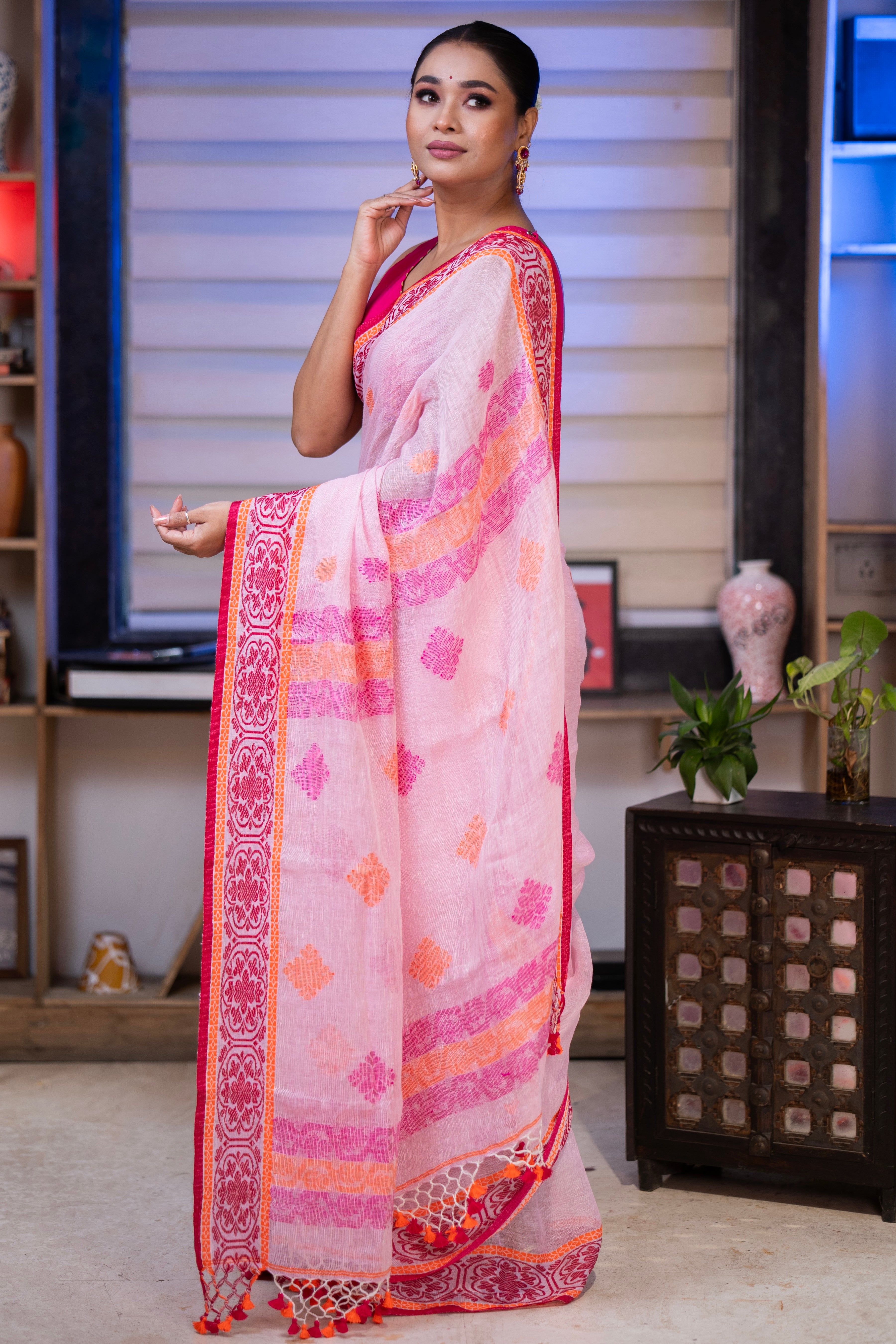 Baby Pink & Rani Linen Hand Woven Jamdani Saree