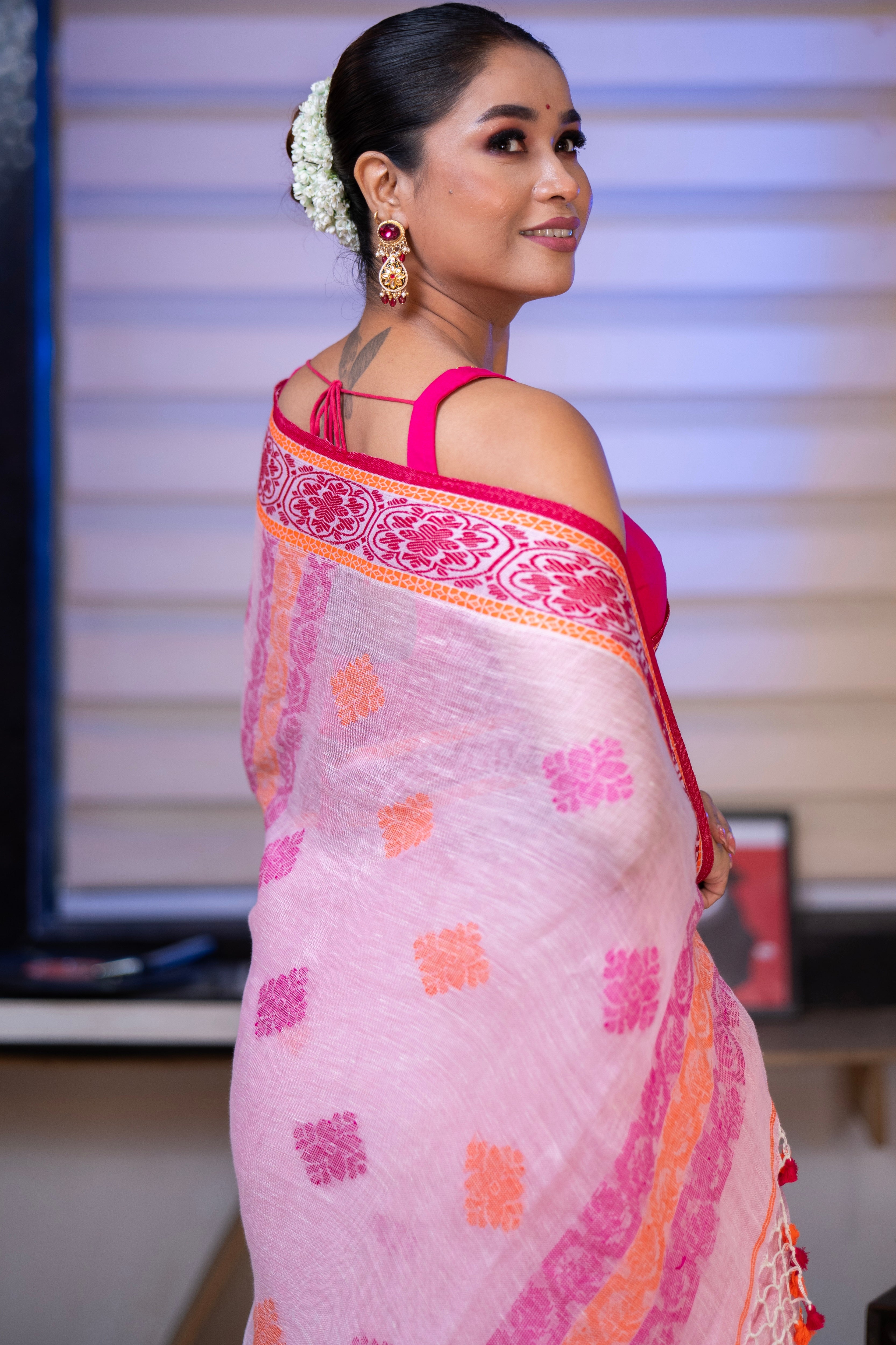 Baby Pink & Rani Linen Hand Woven Jamdani Saree