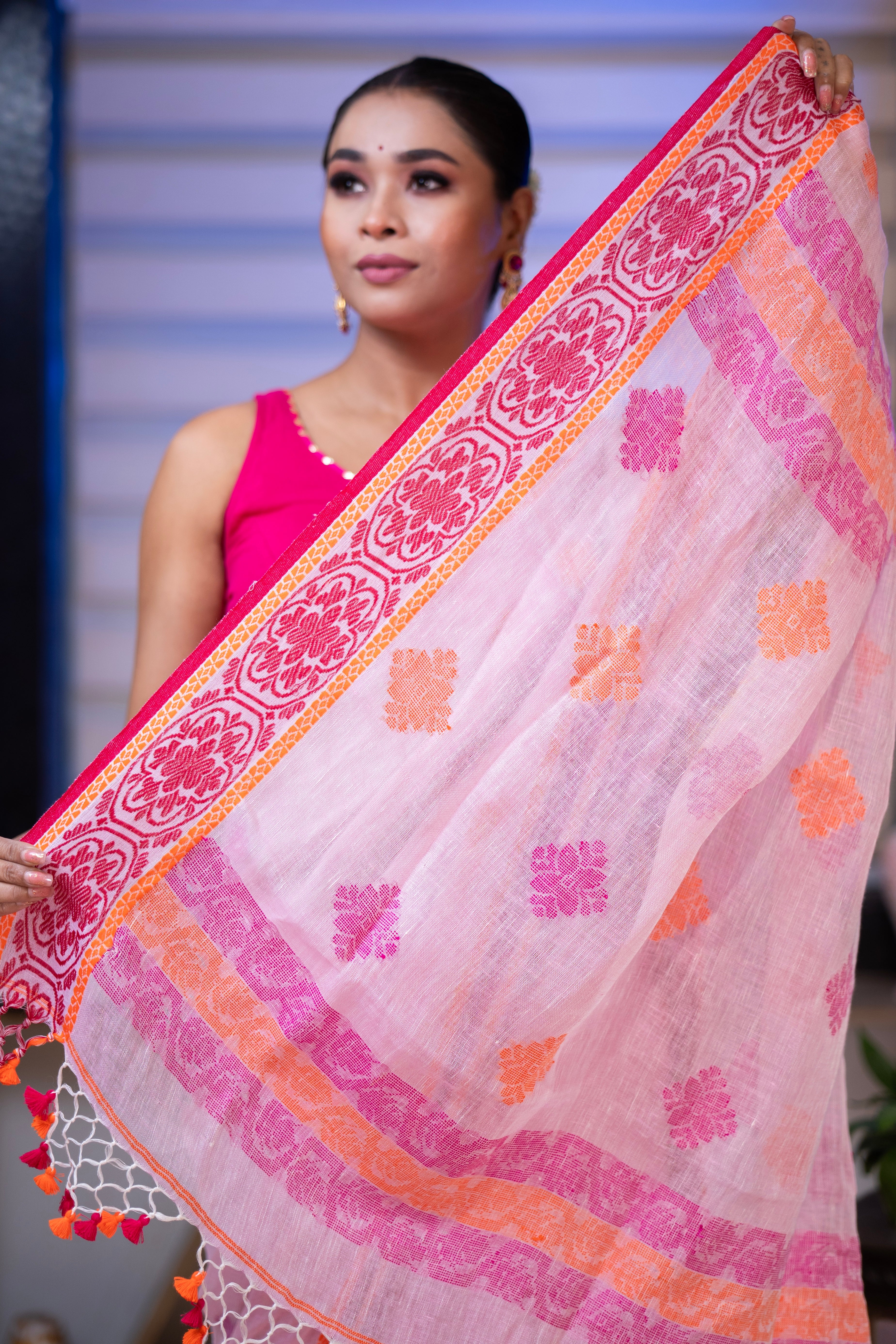 Baby Pink & Rani Linen Hand Woven Jamdani Saree