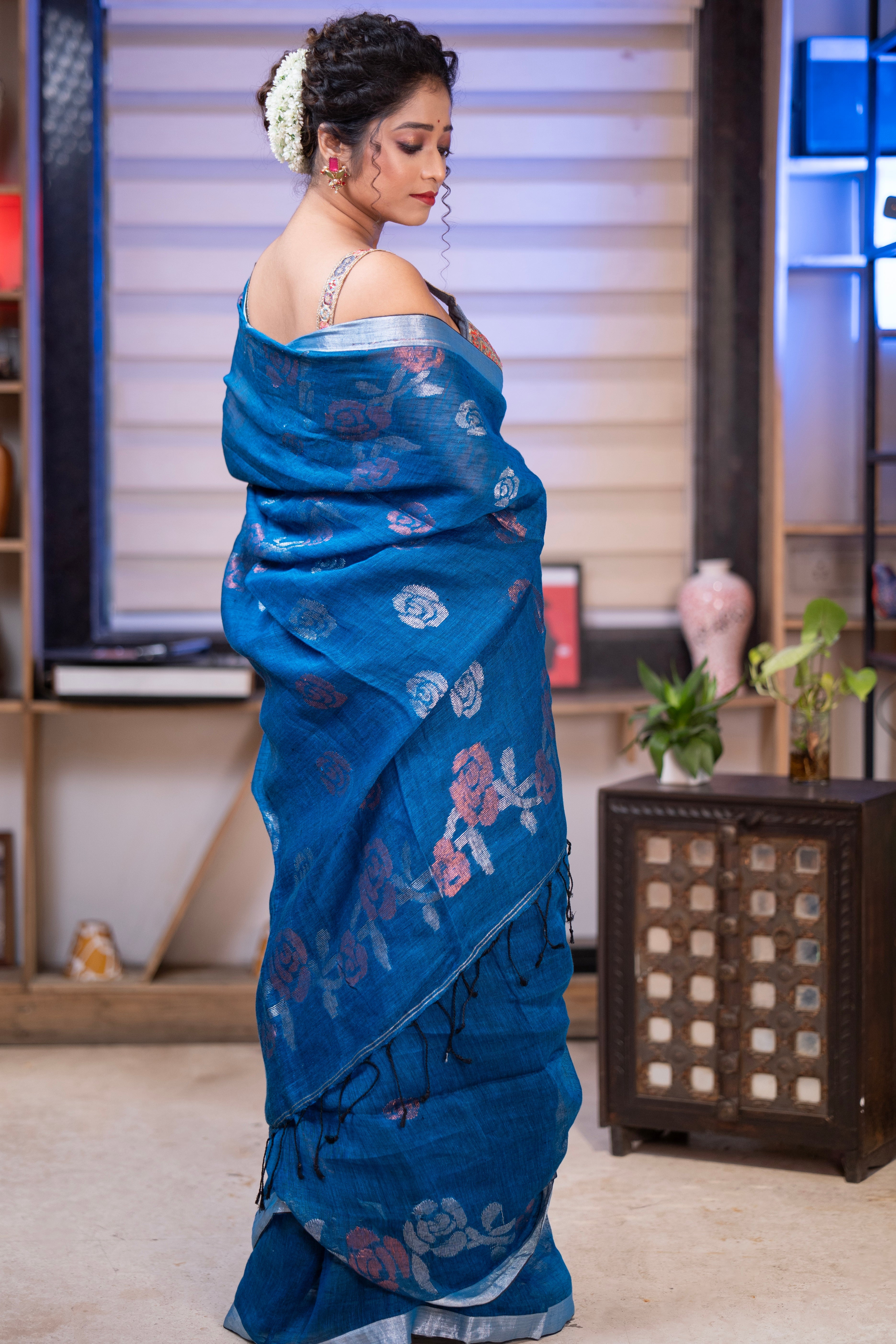 Blue Rose Linen Hand Woven Jamdani Saree