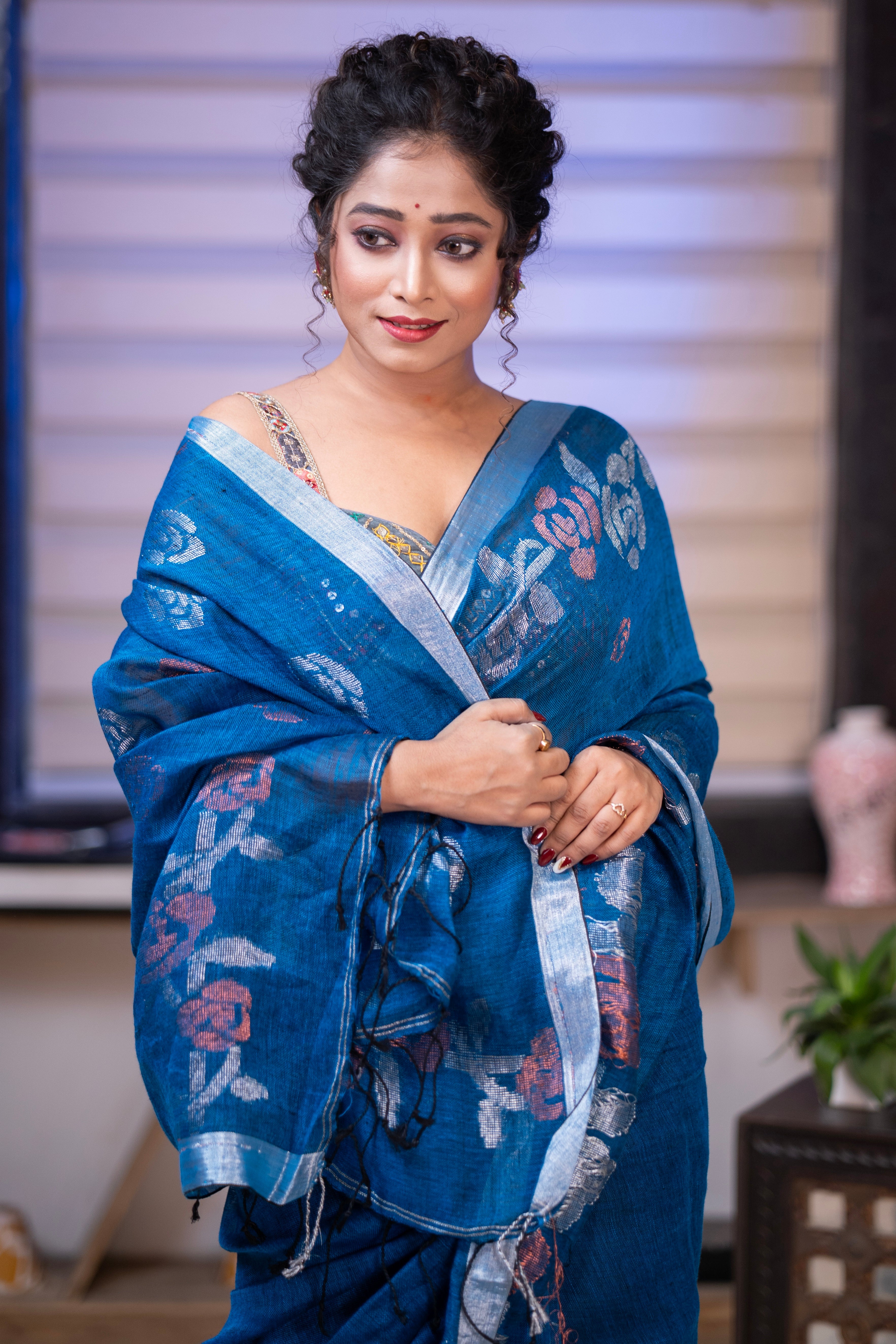 Blue Rose Linen Hand Woven Jamdani Saree