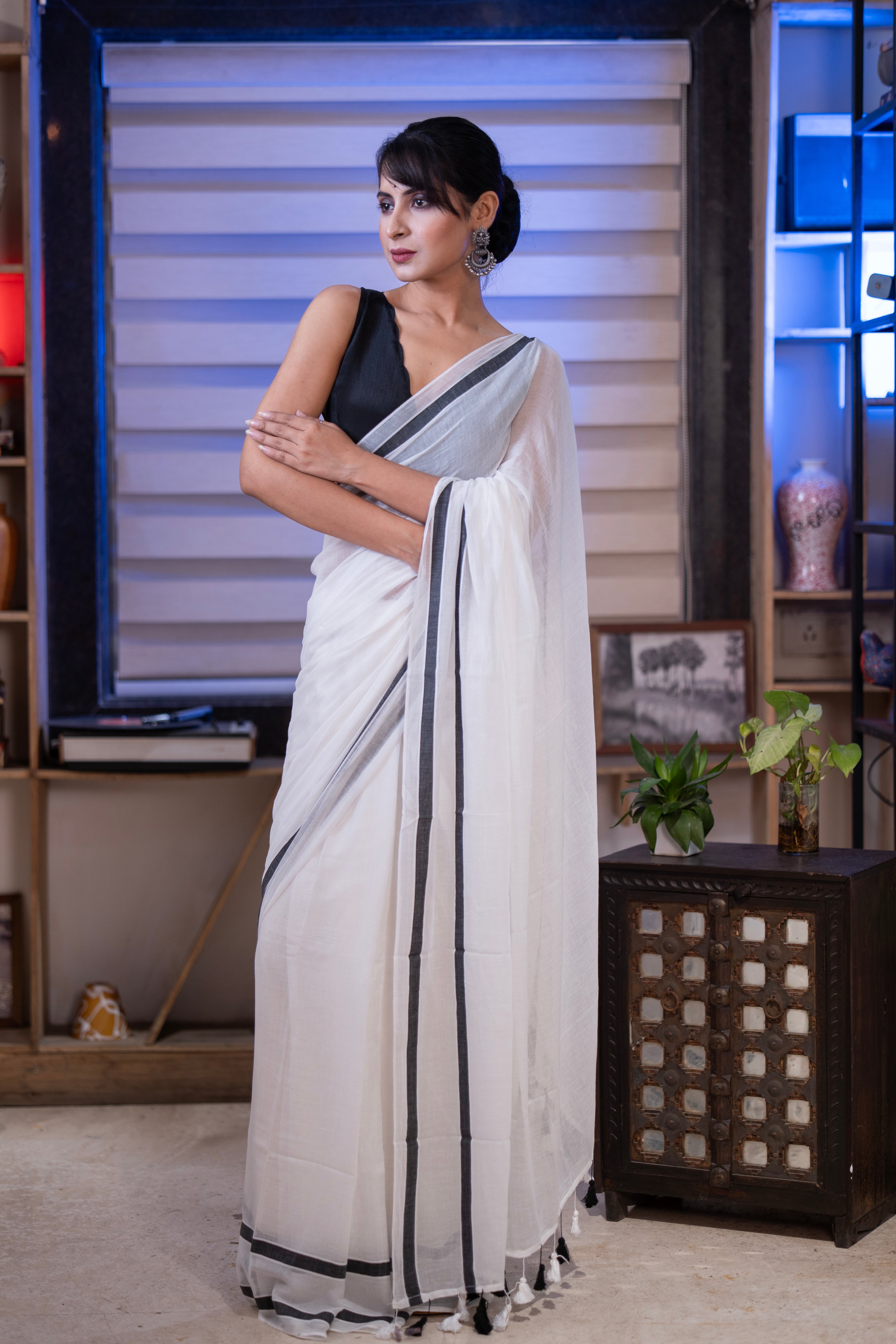 Safed Sitara Mul Mul Cotton Saree- White