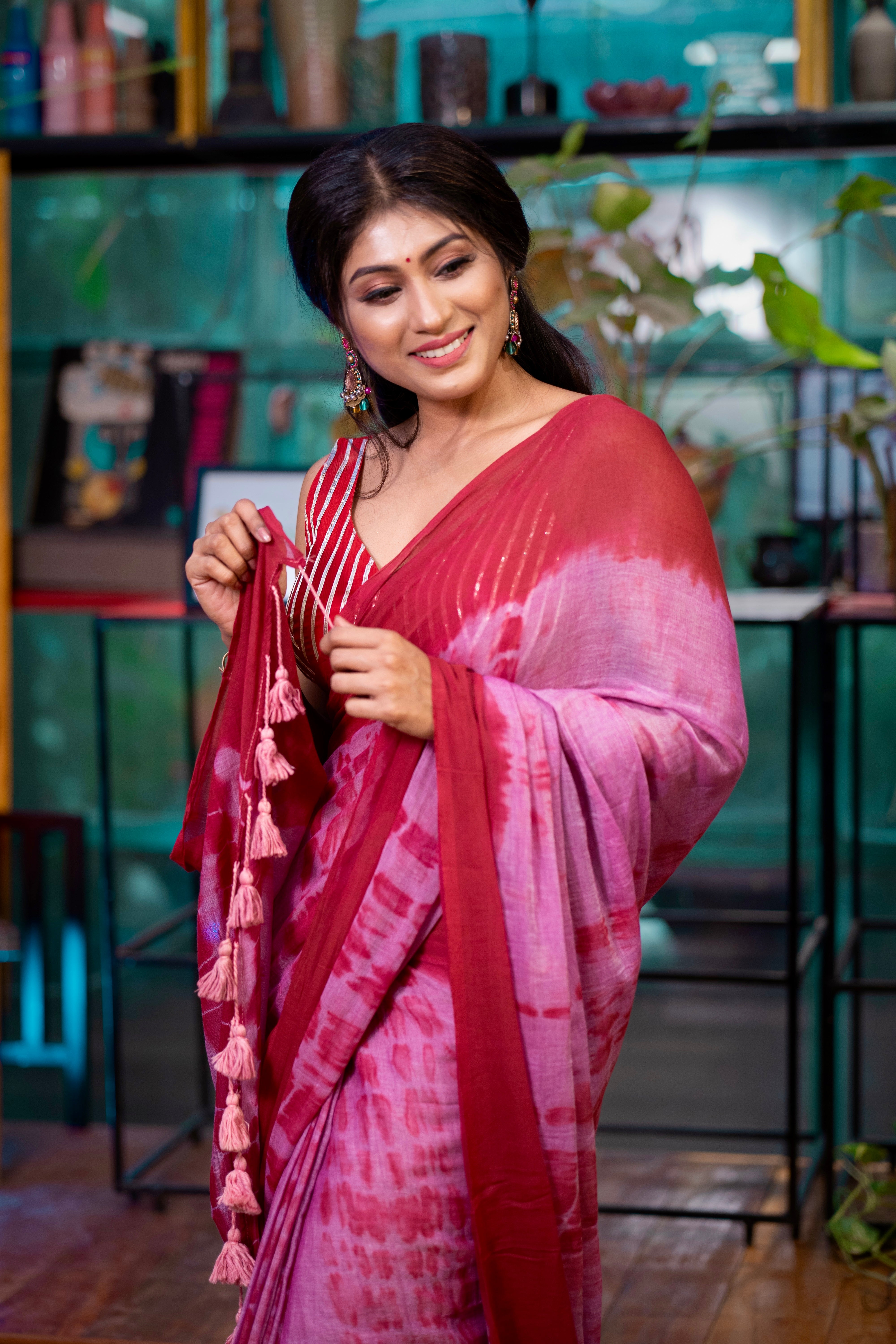 Shibori Print Mulmul Cotton Saree- Maroon and Pink