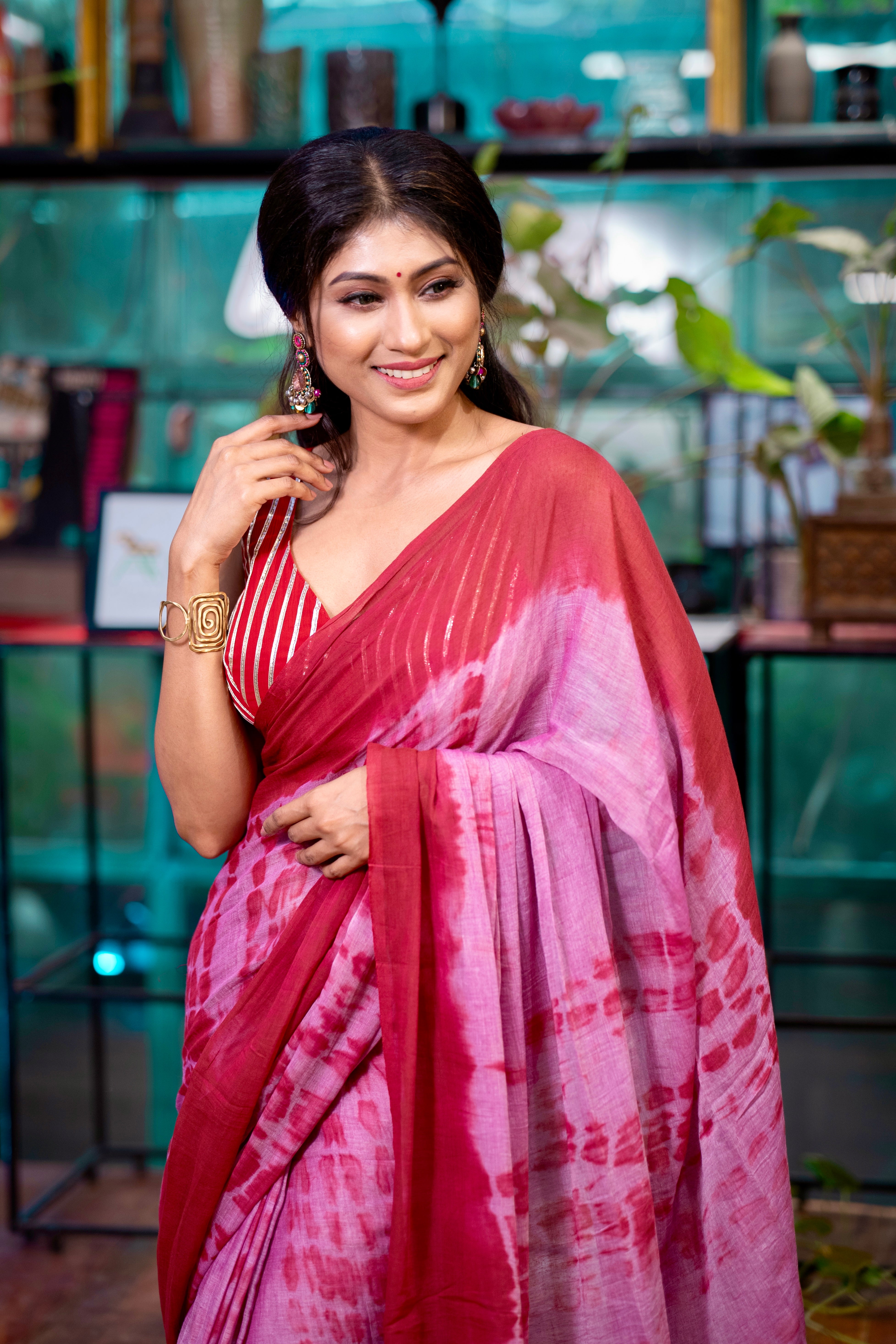 Shibori Print Mulmul Cotton Saree- Maroon and Pink