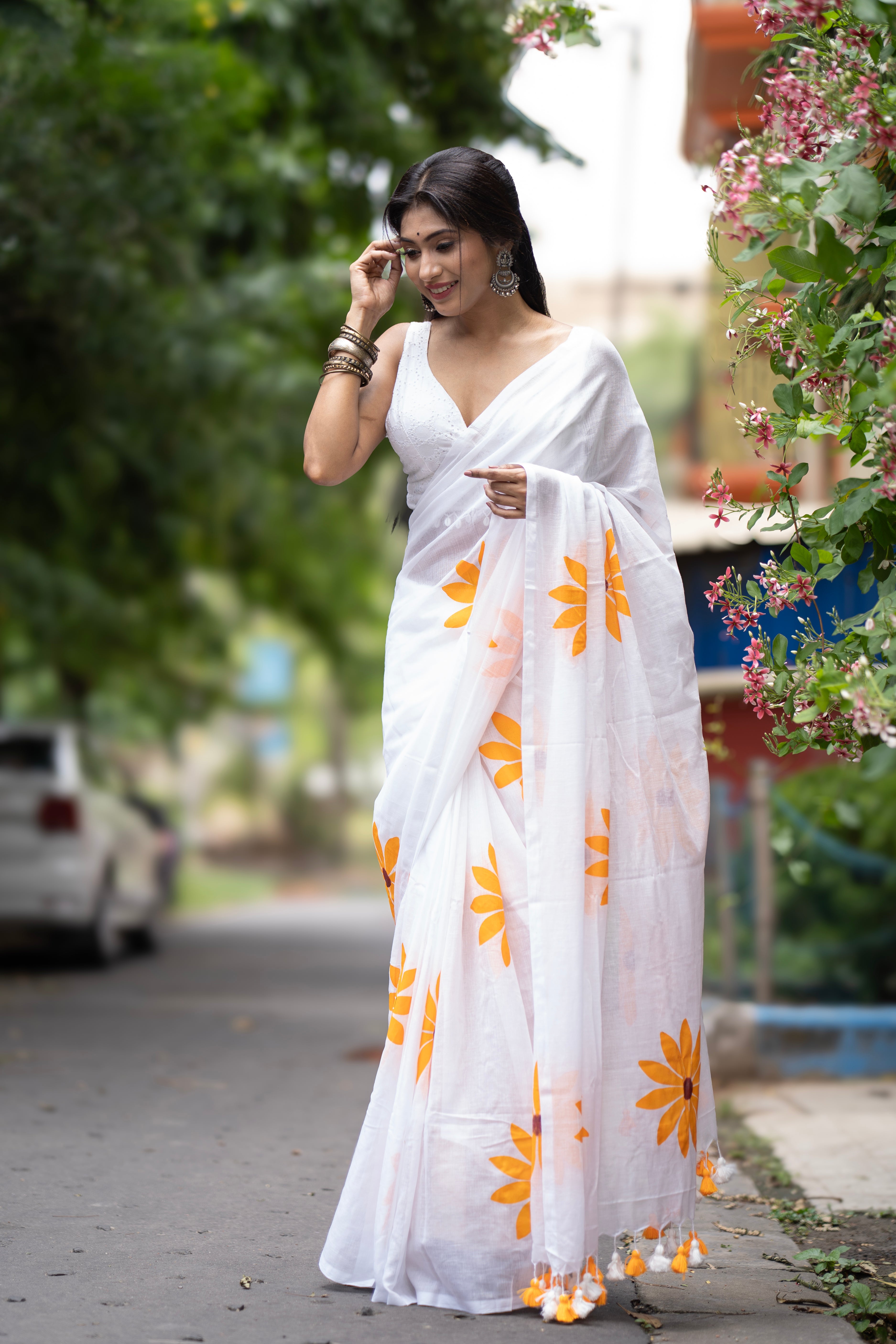 Hand Printed flowers mulmul cotton saree-white