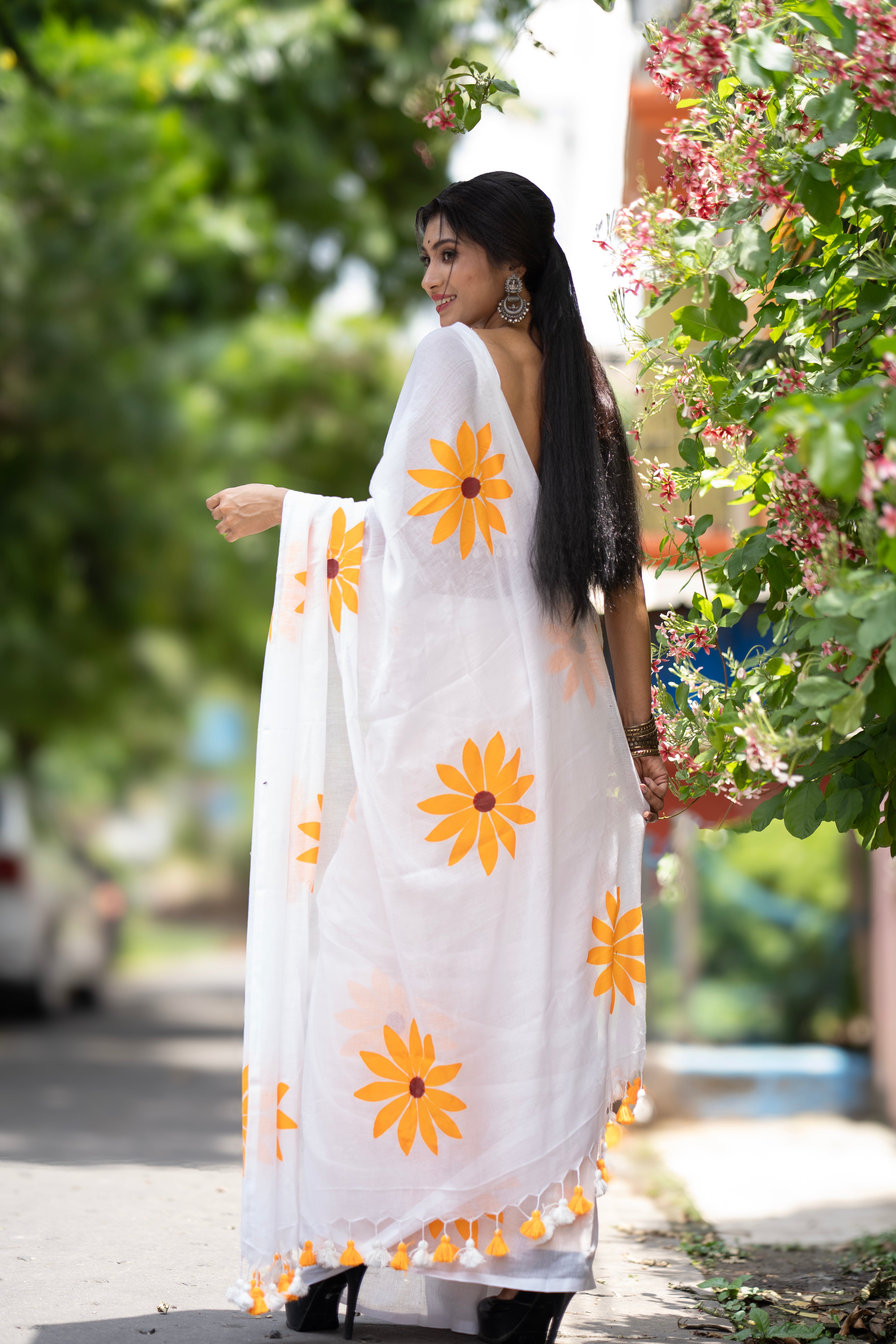 Hand Printed flowers mulmul cotton saree-white