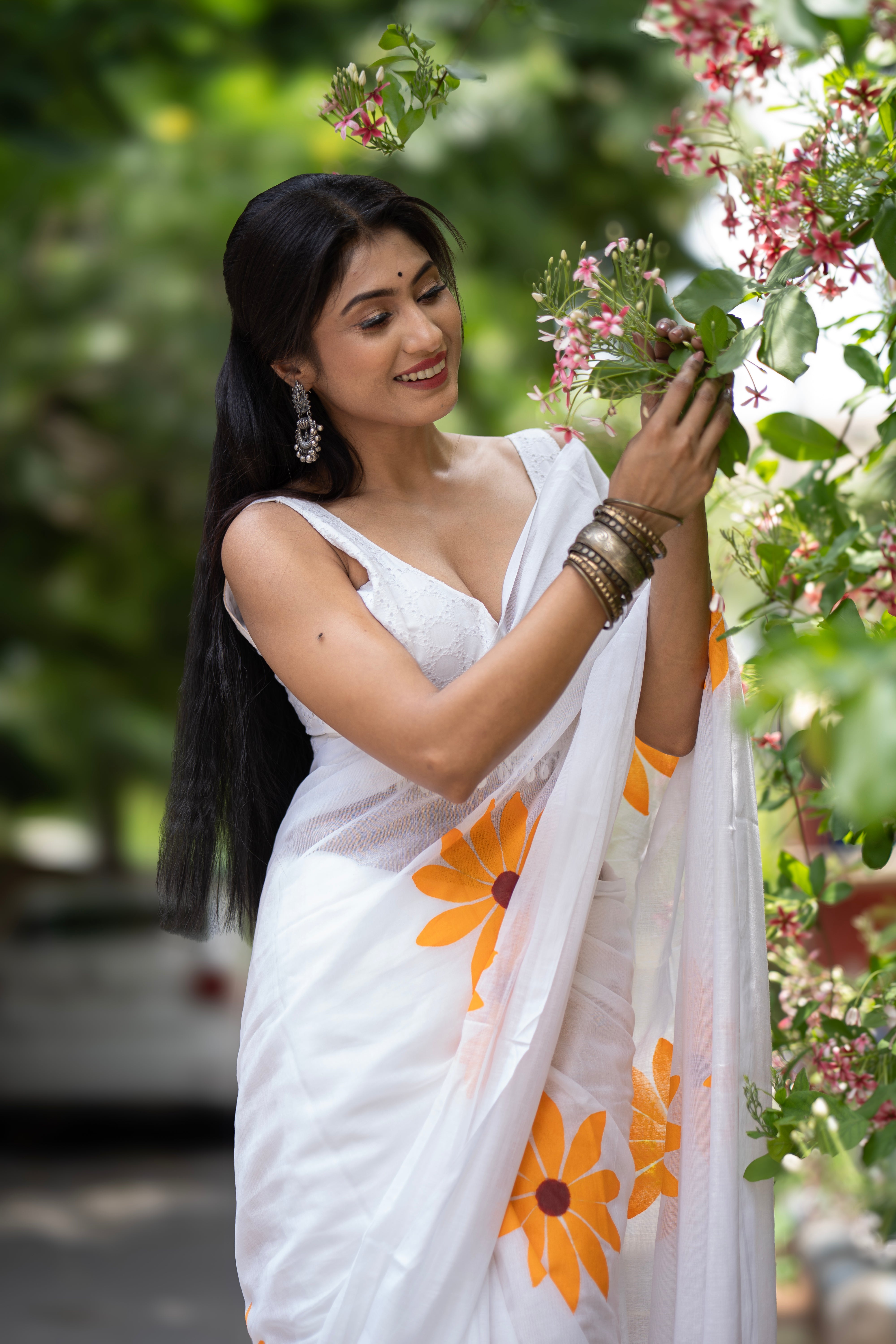 Hand Printed flowers mulmul cotton saree-white