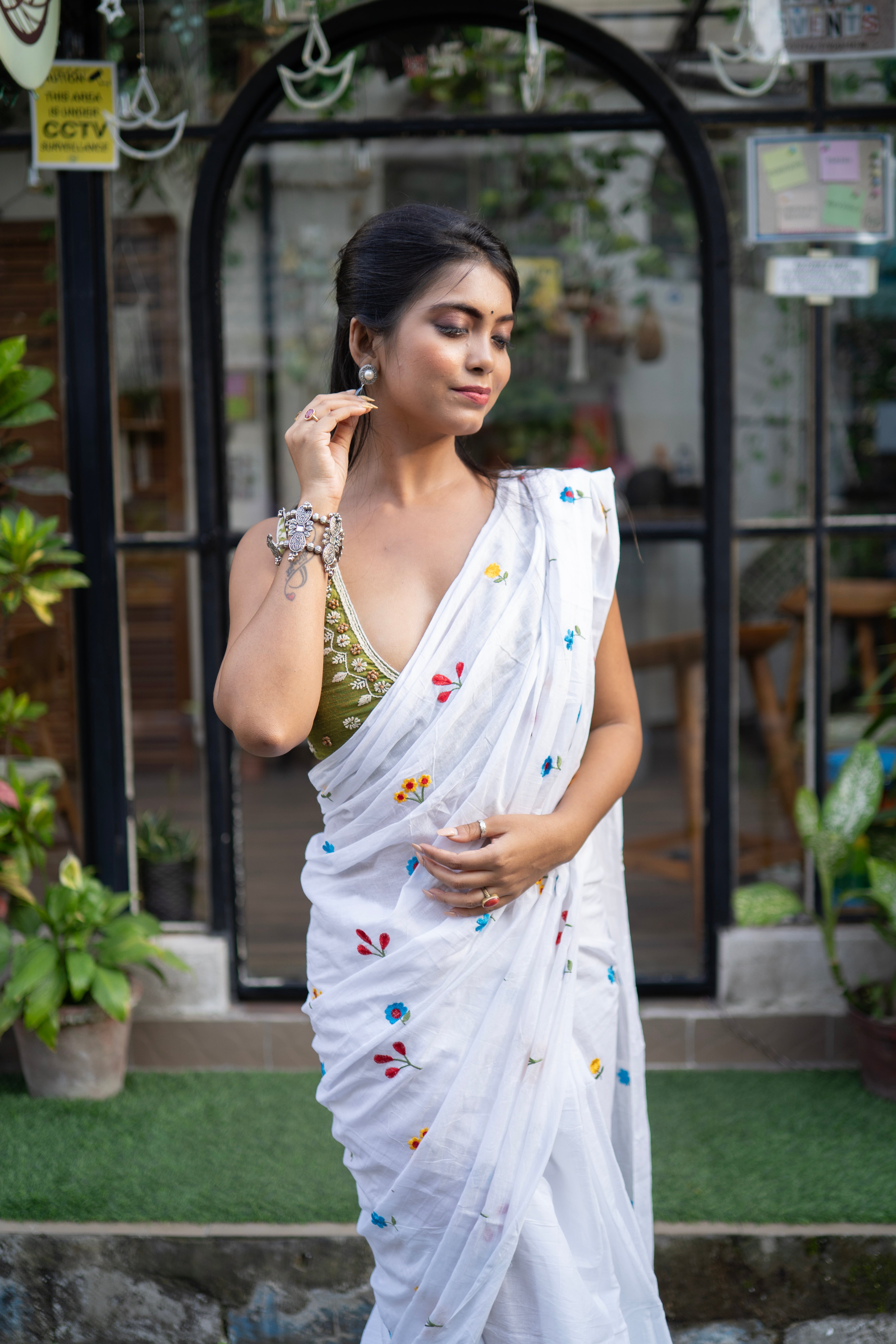 White Embroidered Mul Mul Cotton Saree