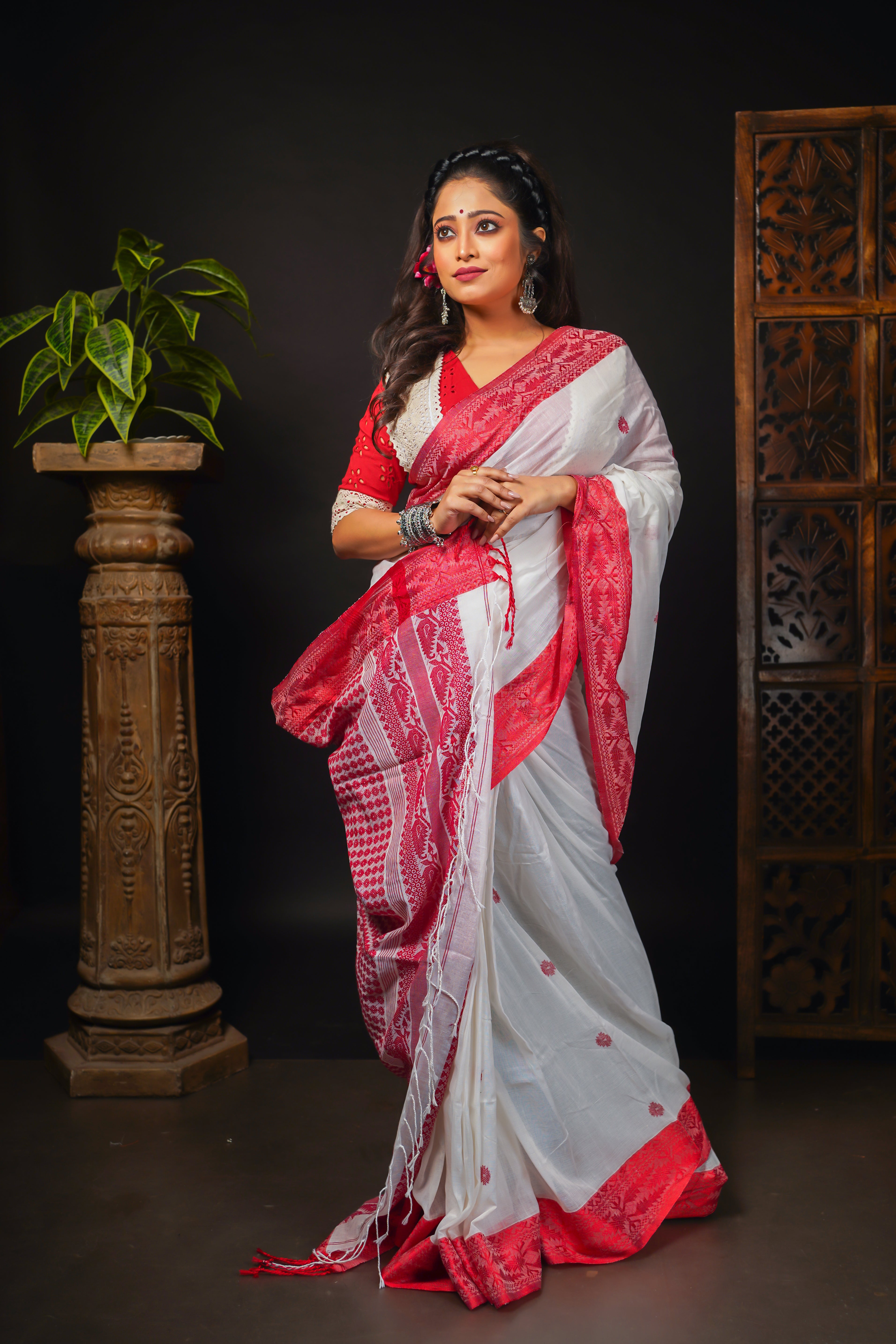 White Pure Masrise Cotton Handwoven Saree