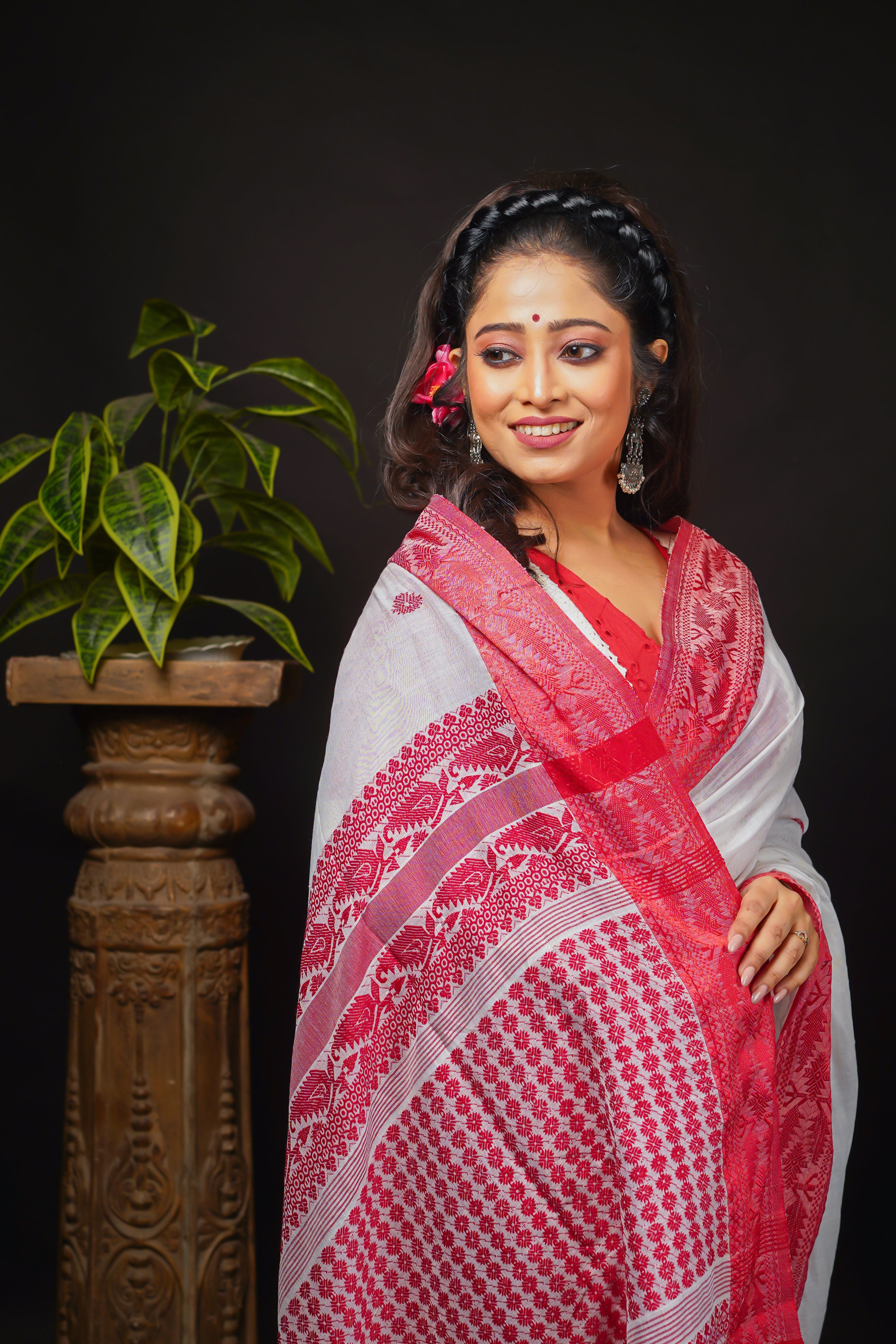White Pure Masrise Cotton Handwoven Saree