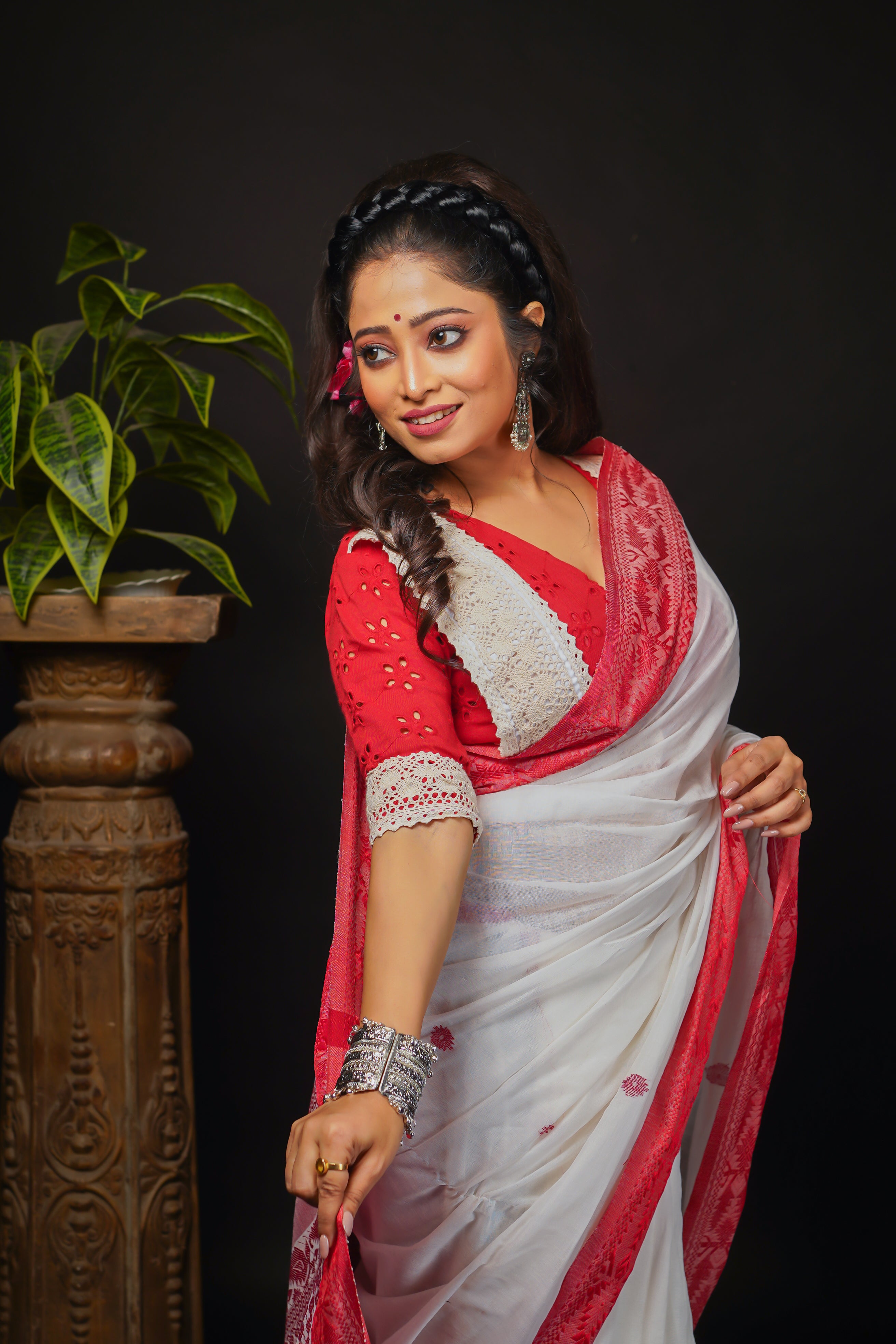 White Pure Masrise Cotton Handwoven Saree