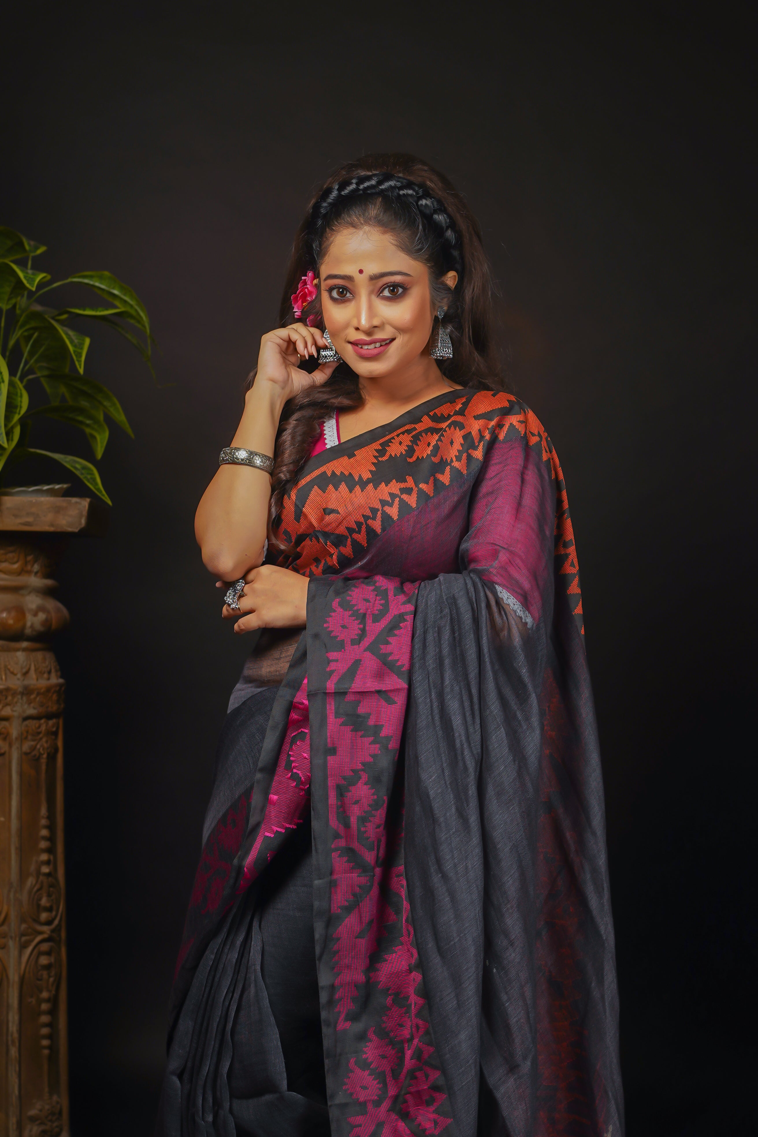 Black Pure Linen Handwoven Jamdani Saree