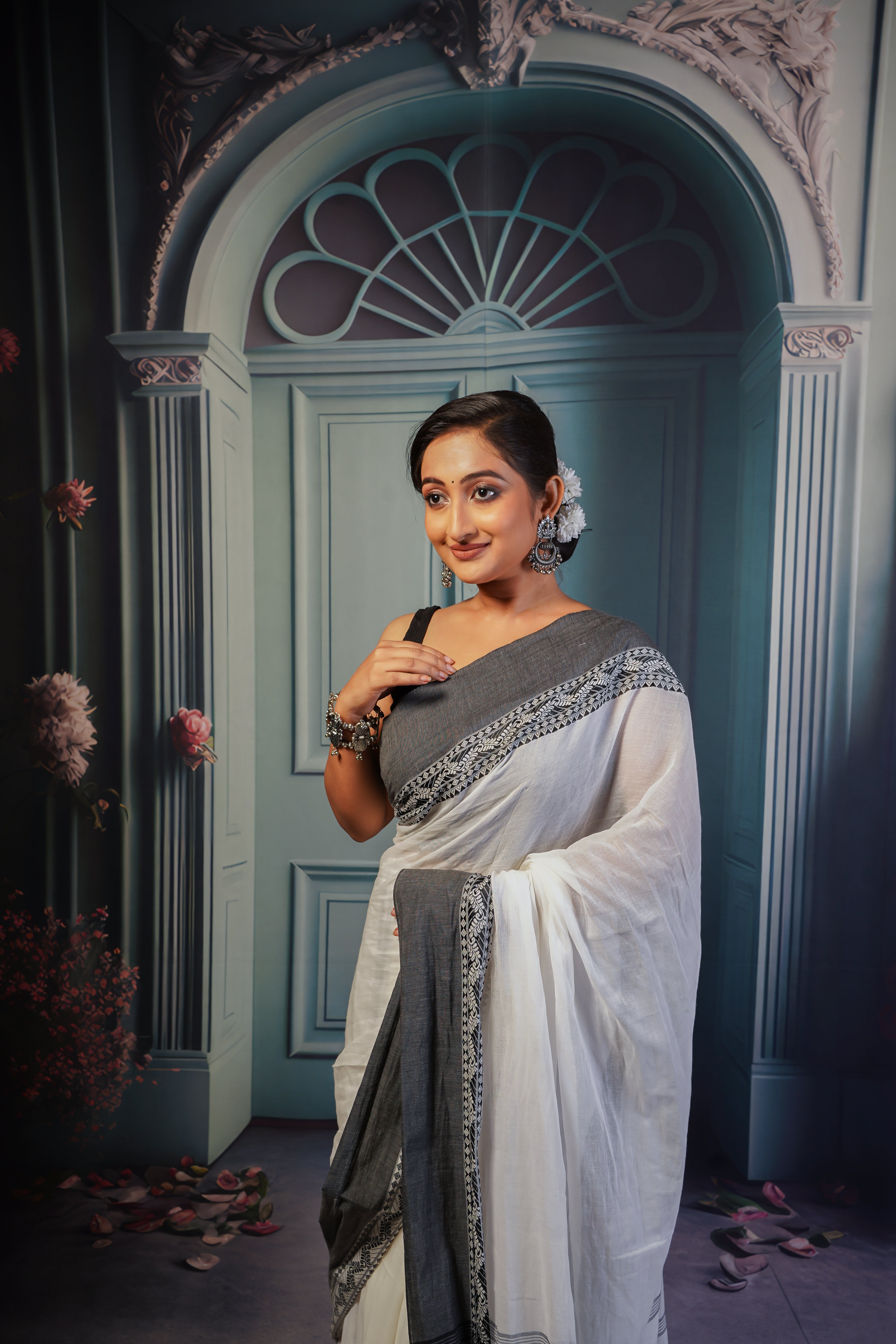 White & Grey Mul Mul Cotton Saree