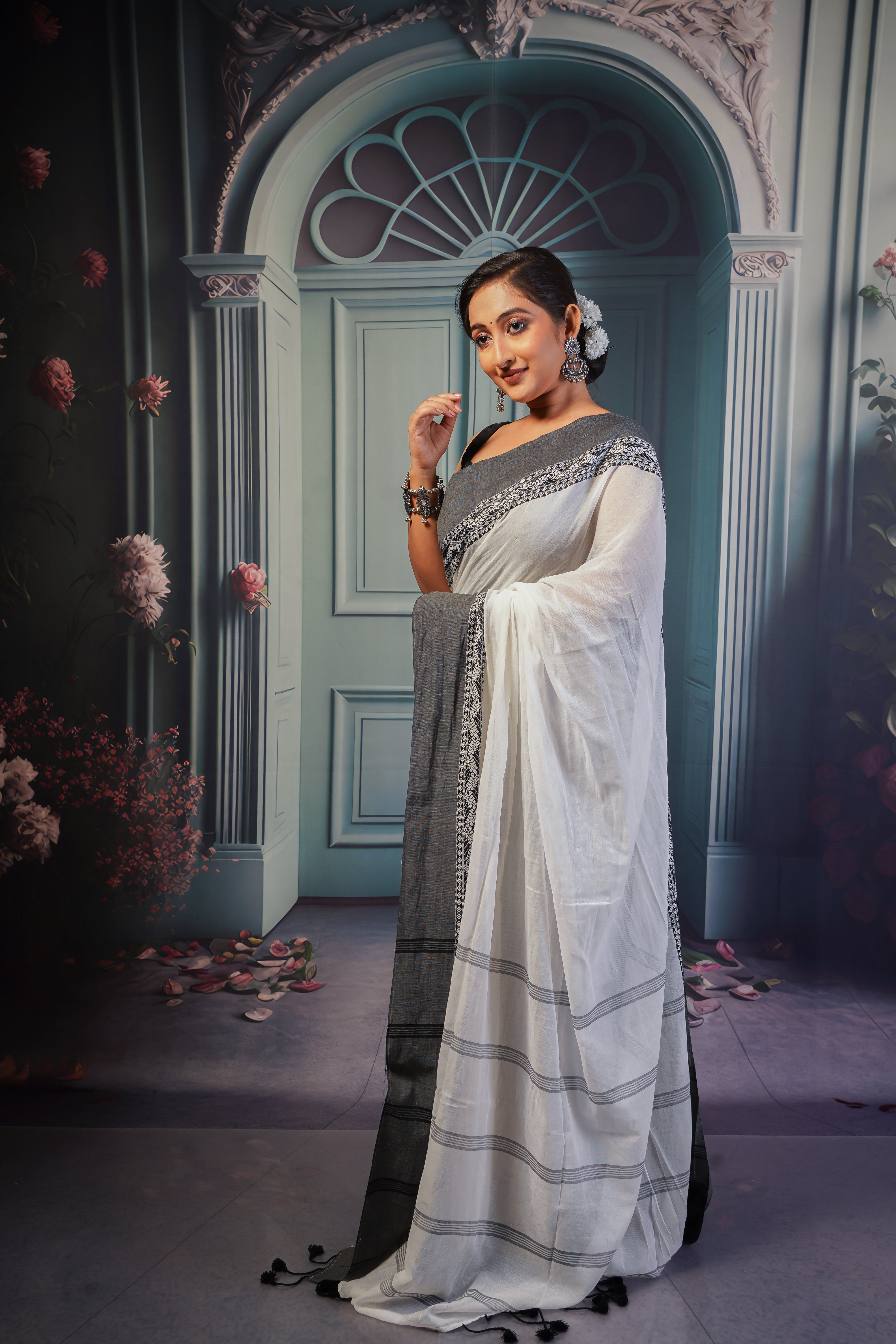 White & Grey Mul Mul Cotton Saree