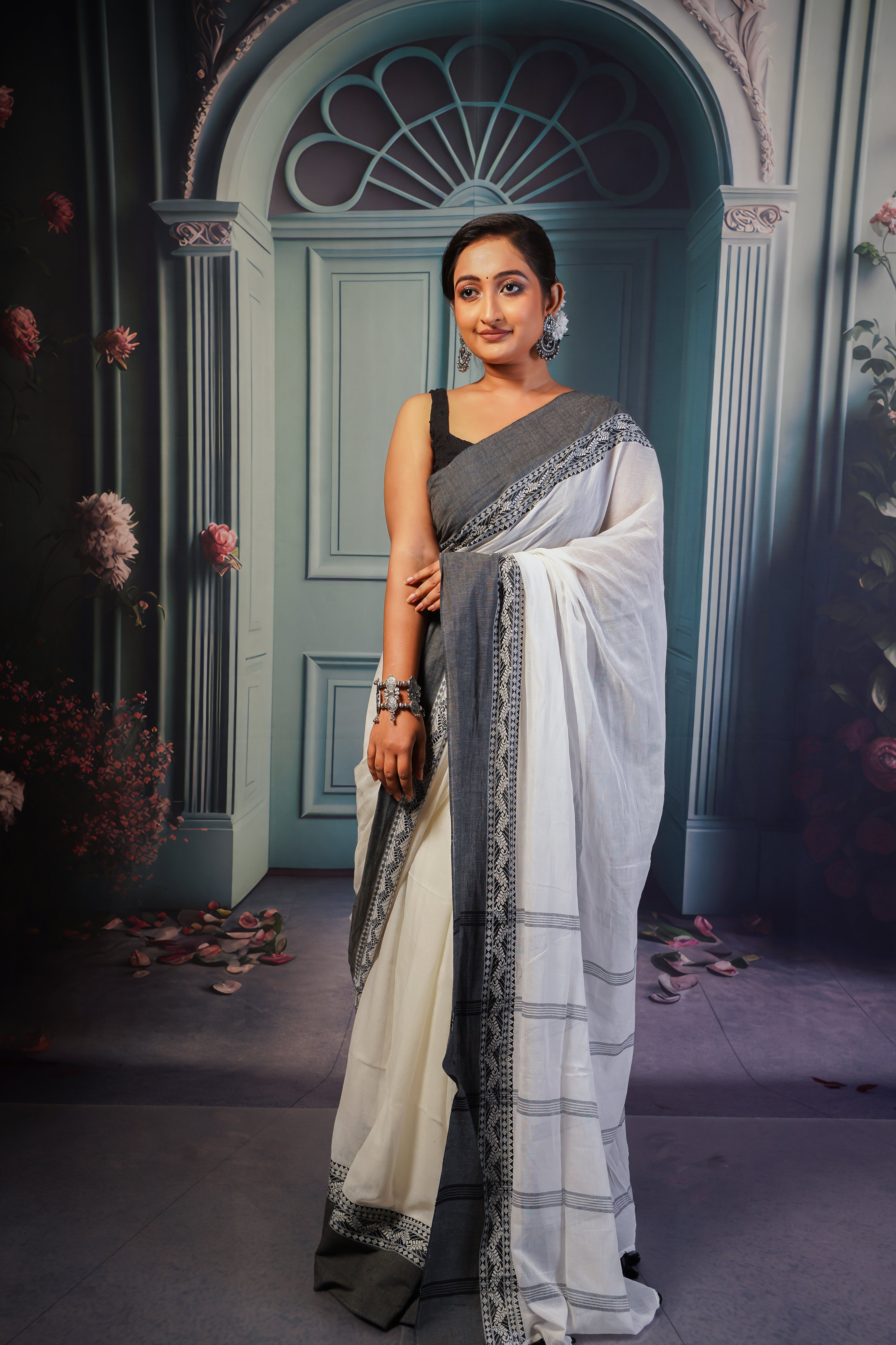 White & Grey Mul Mul Cotton Saree