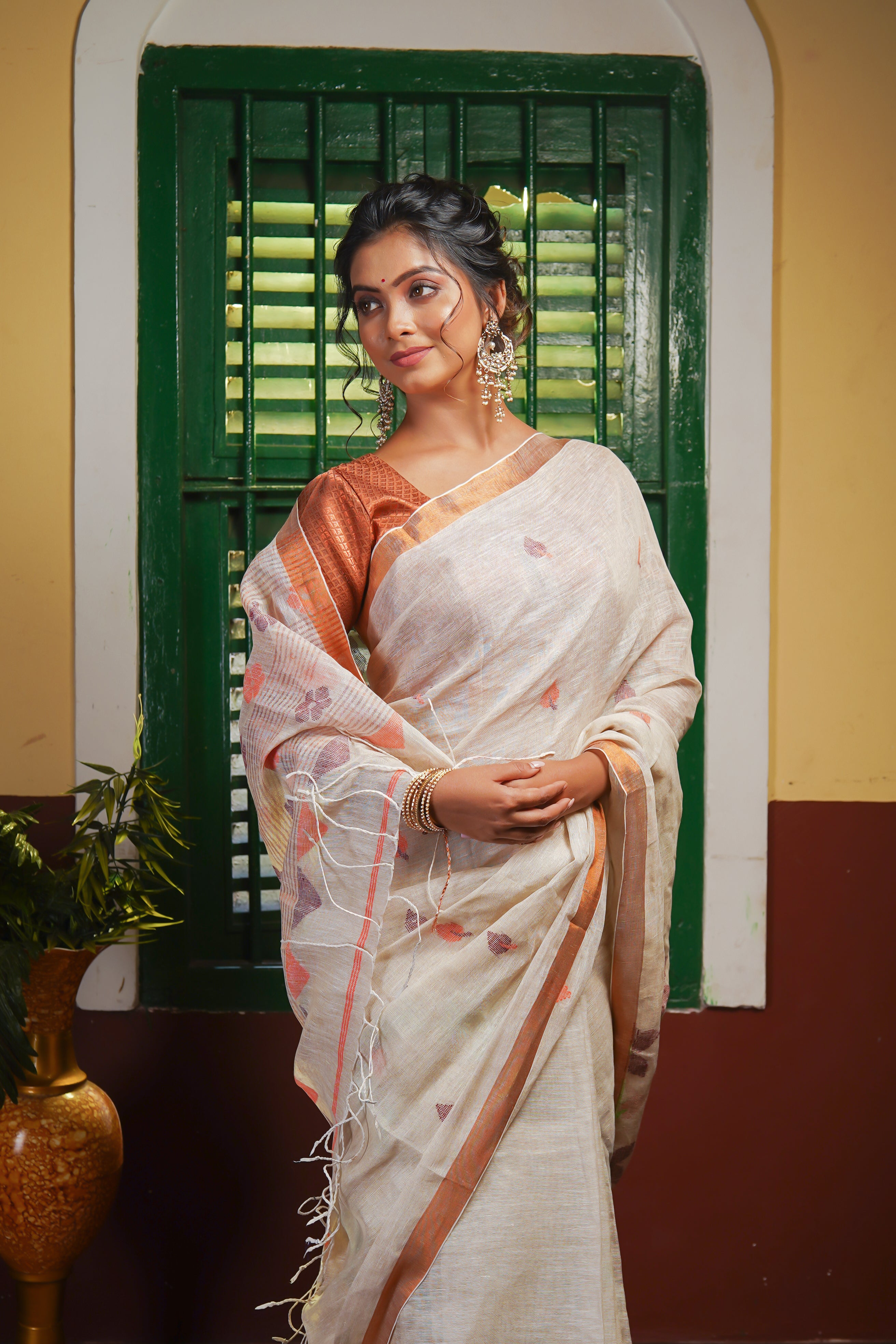 Beigh Pure Linen Handwoven Jamdani Saree