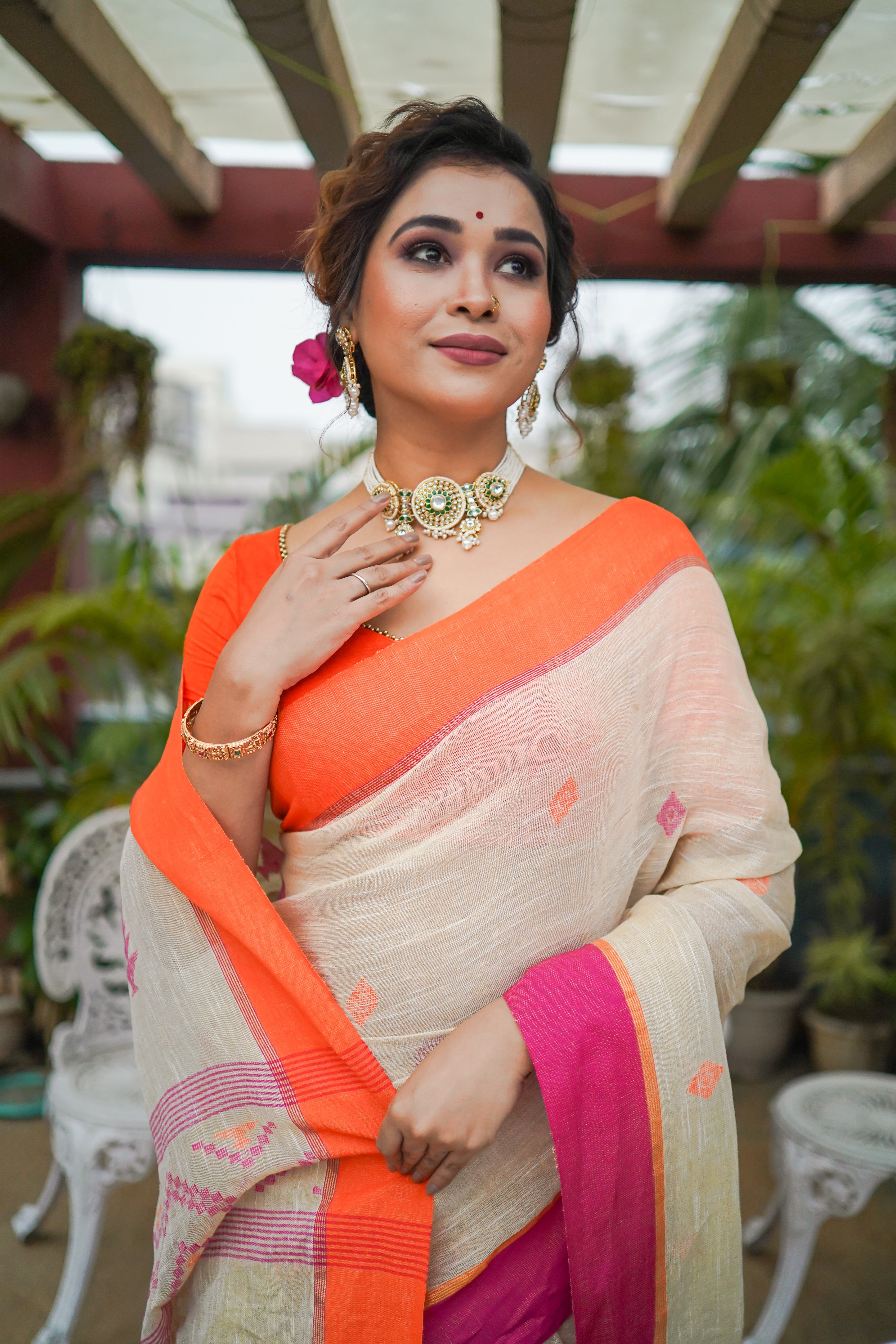 Off White Pure Linen Hand Woven Jamdani Saree
