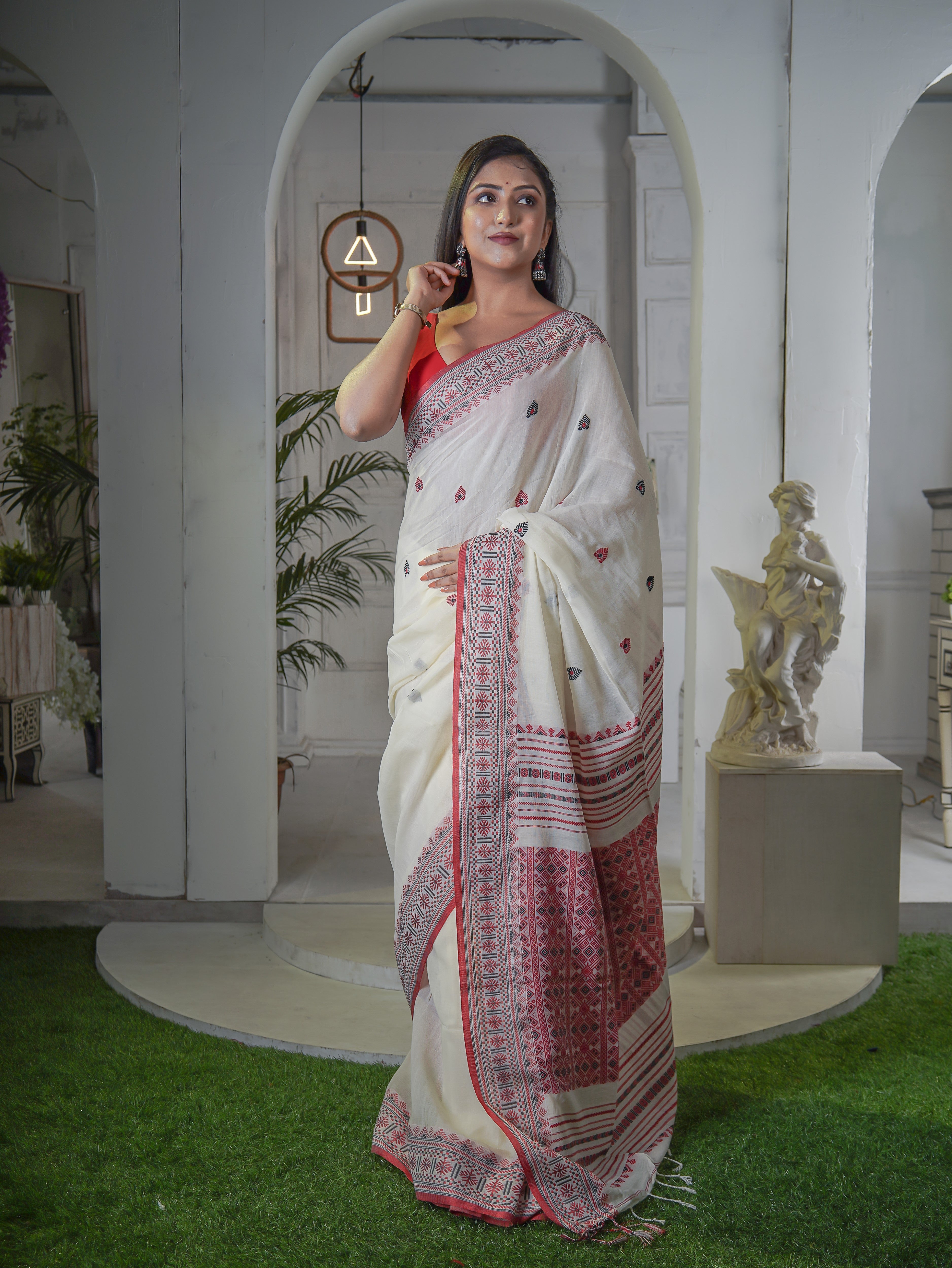 Pure Masrise Cotton Hand Weaving Buti Saree-Off White