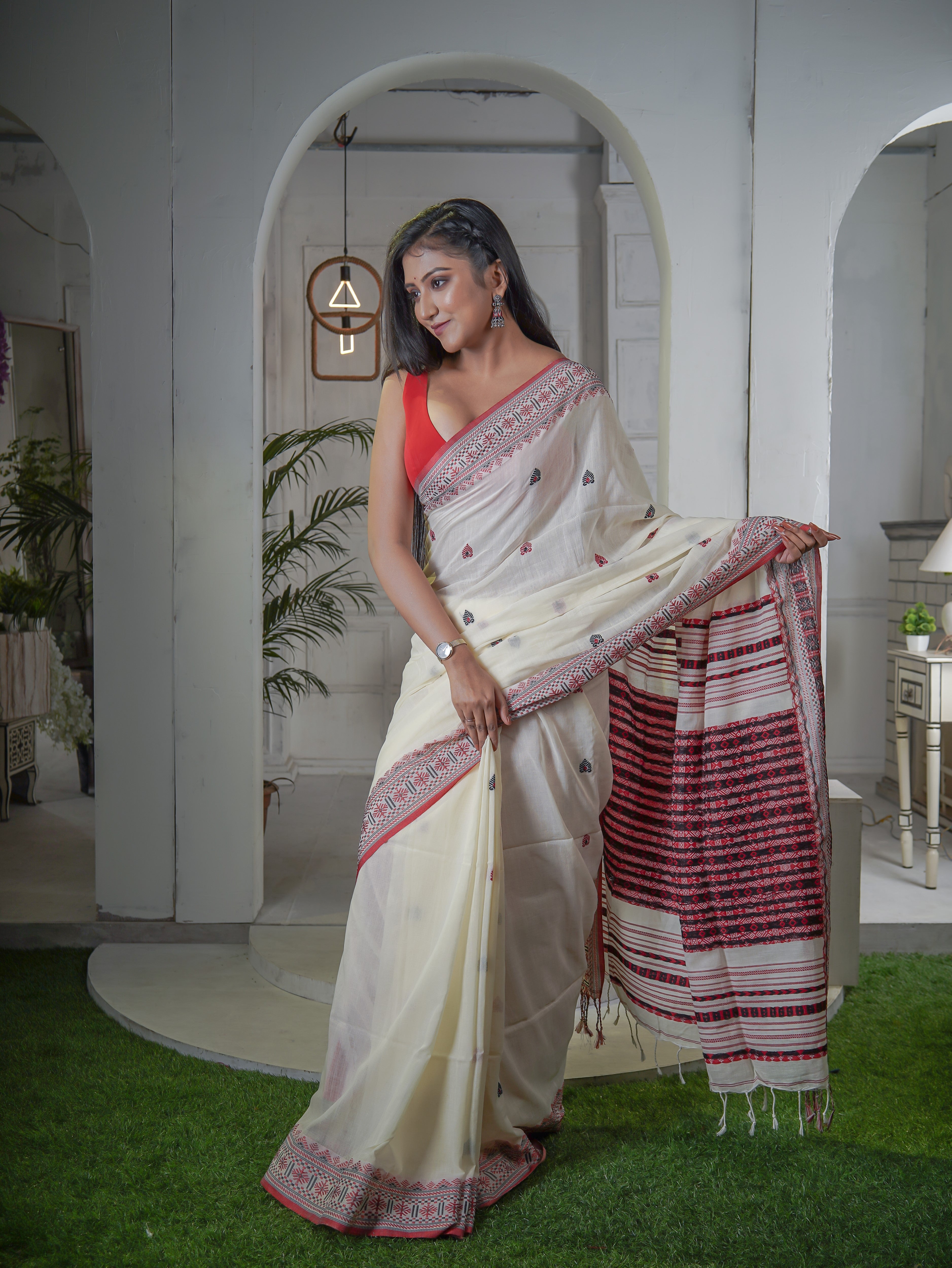 Pure Masrise Cotton Hand Weaving Buti Saree-Off White