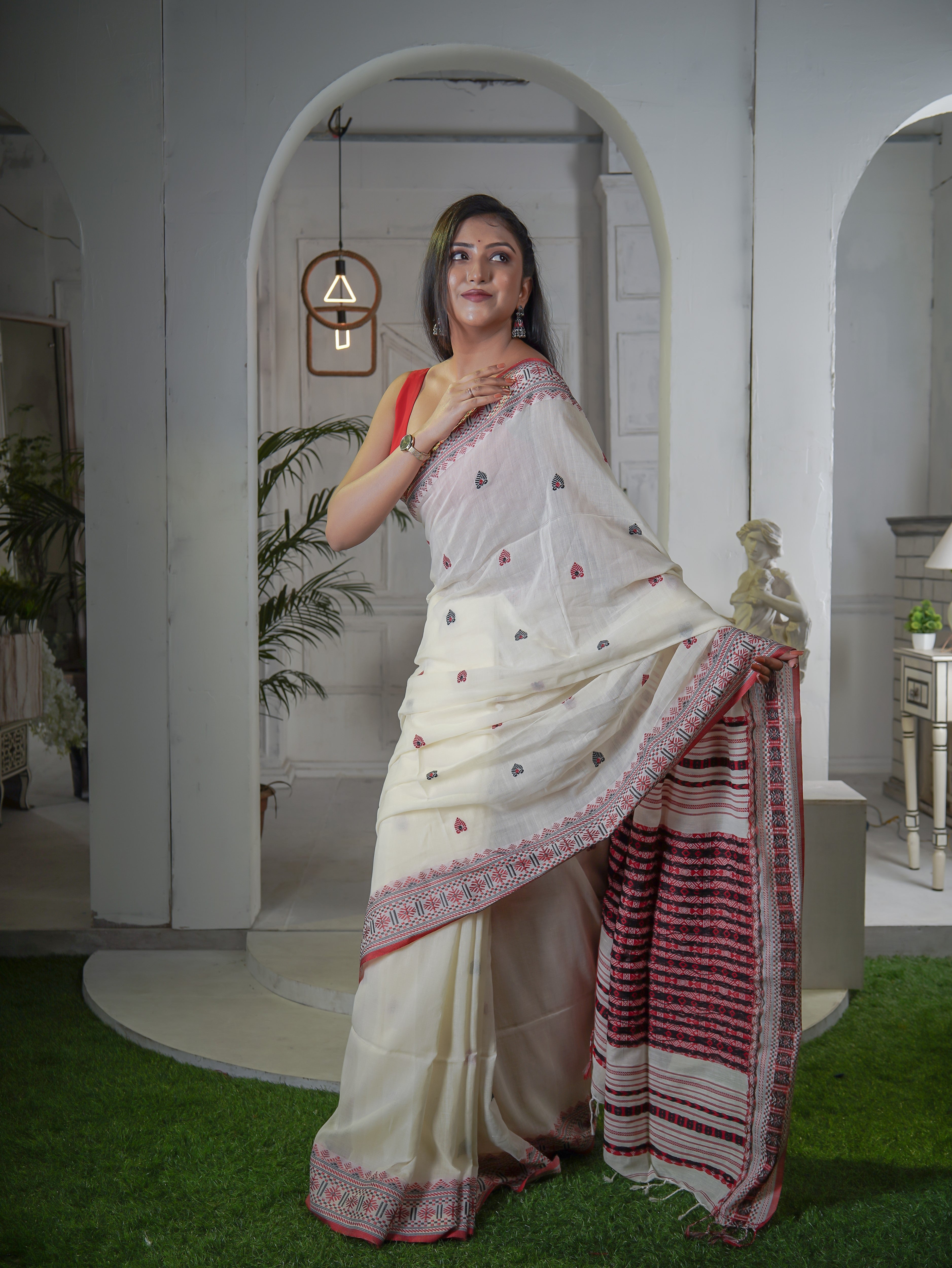 Pure Masrise Cotton Hand Weaving Buti Saree-Off White