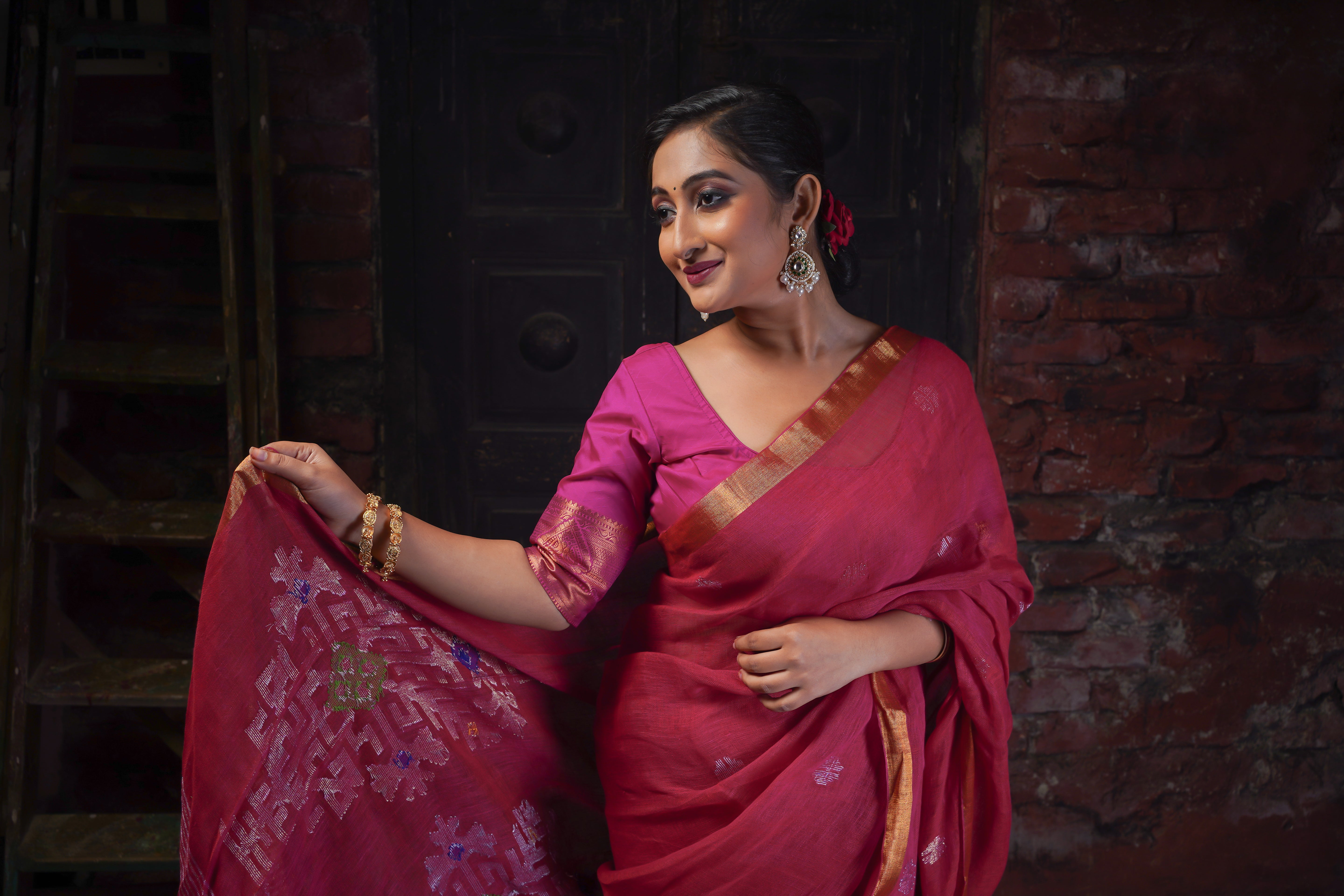 Rani Sawstik Linen Hand Woven Jamdani Saree