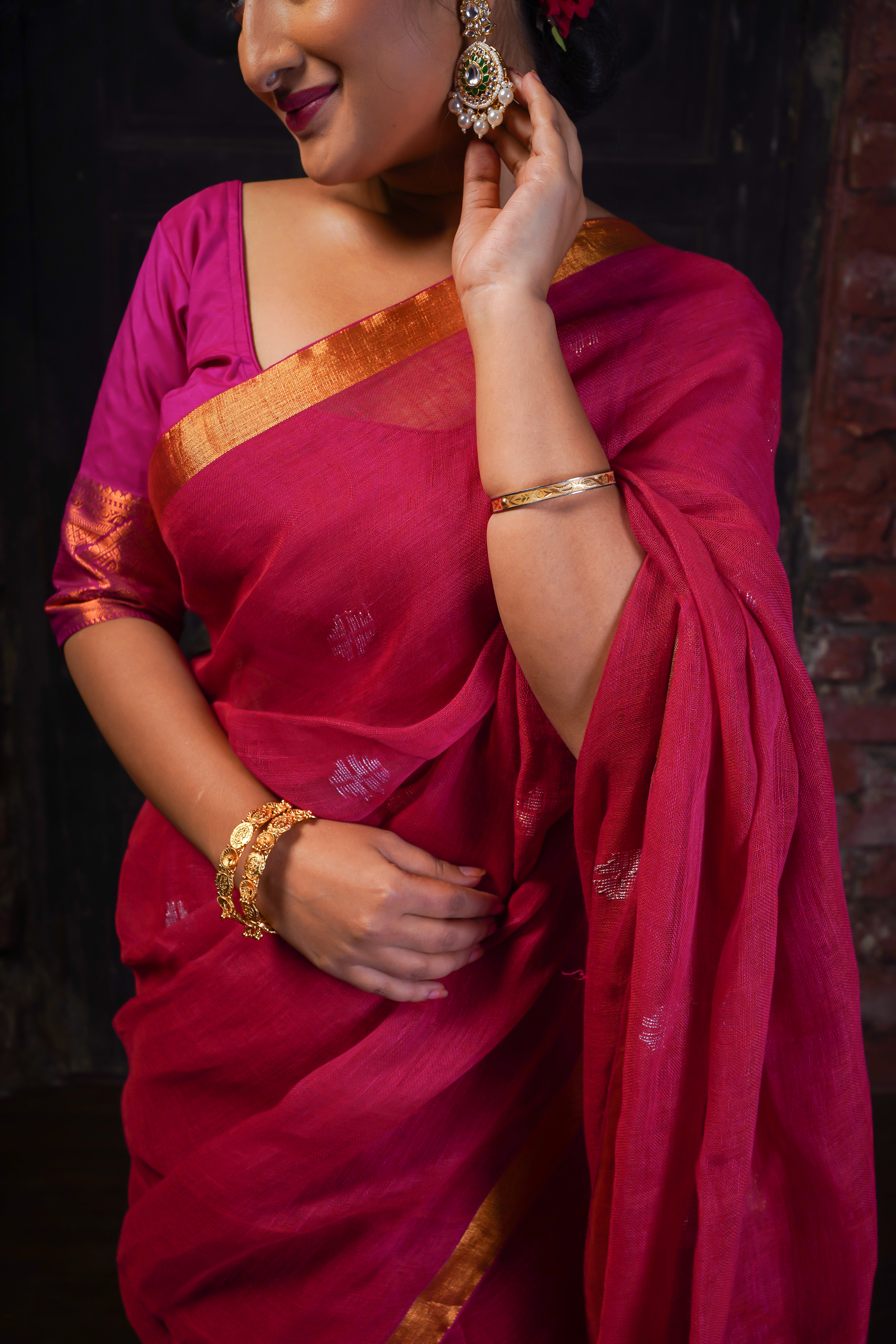 Rani Sawstik Linen Hand Woven Jamdani Saree