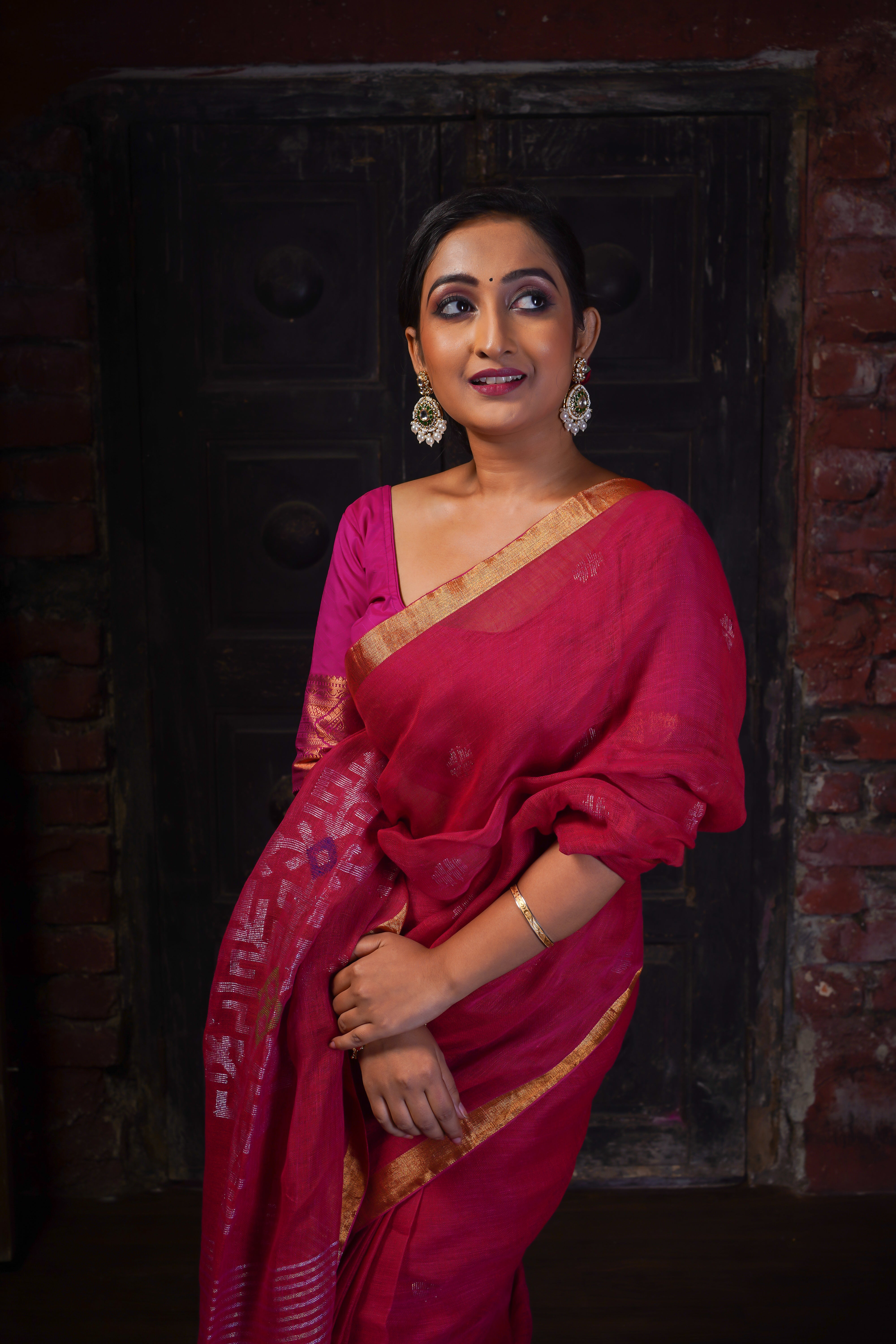 Rani Sawstik Linen Hand Woven Jamdani Saree