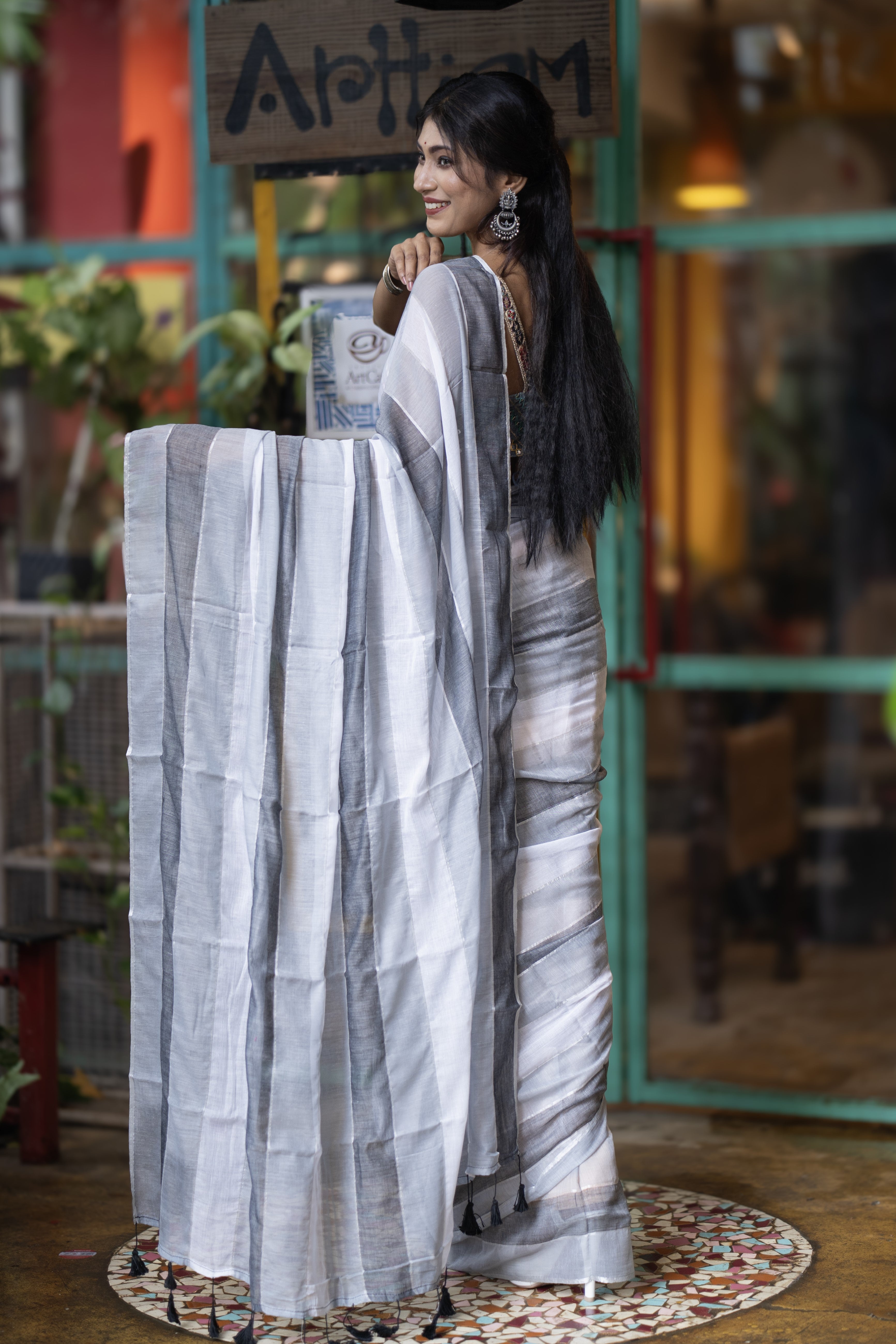 Check Mul Mul Cotton Saree - Grey and White