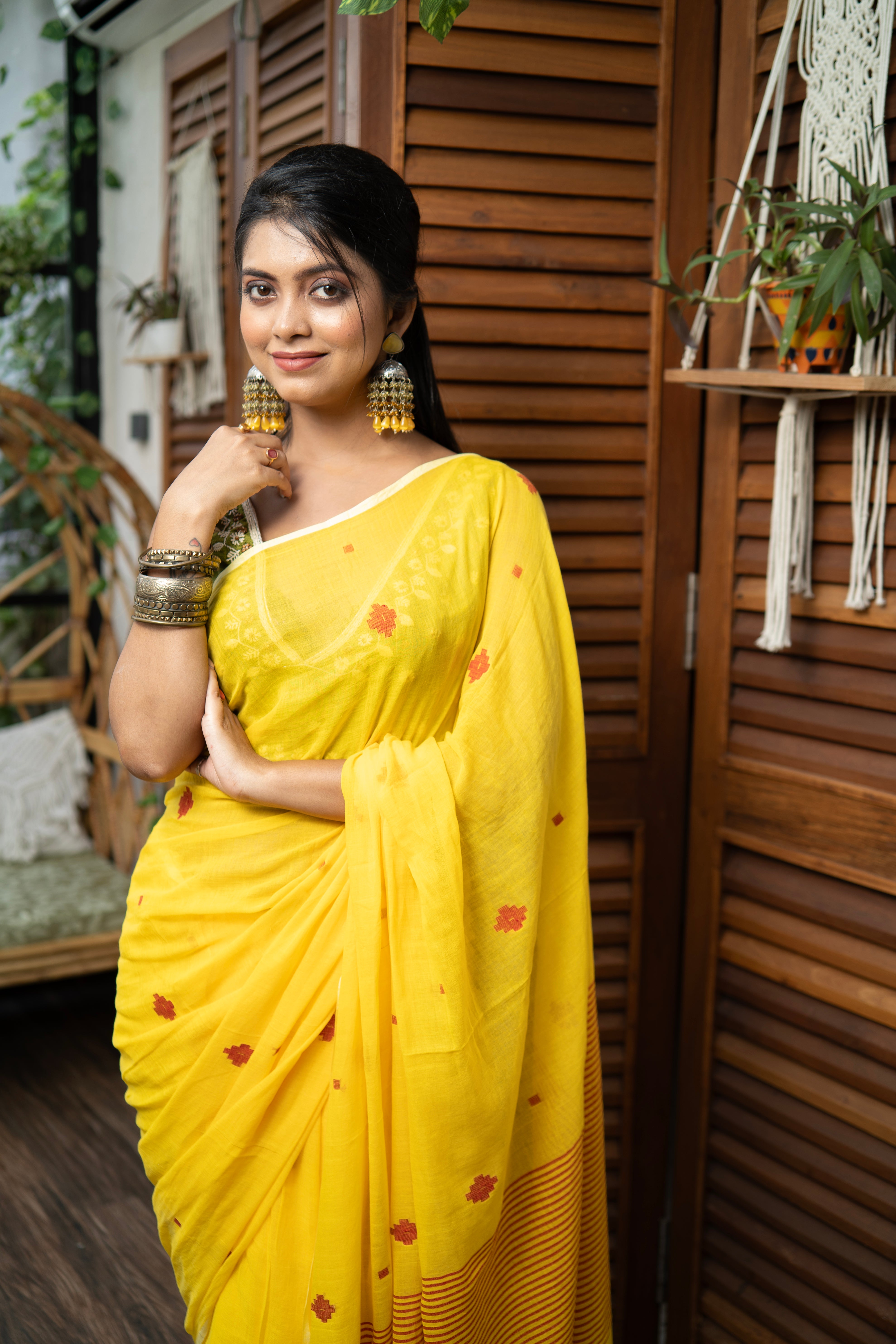 Yellow Hand Weaving Mul Mul Cotton Saree
