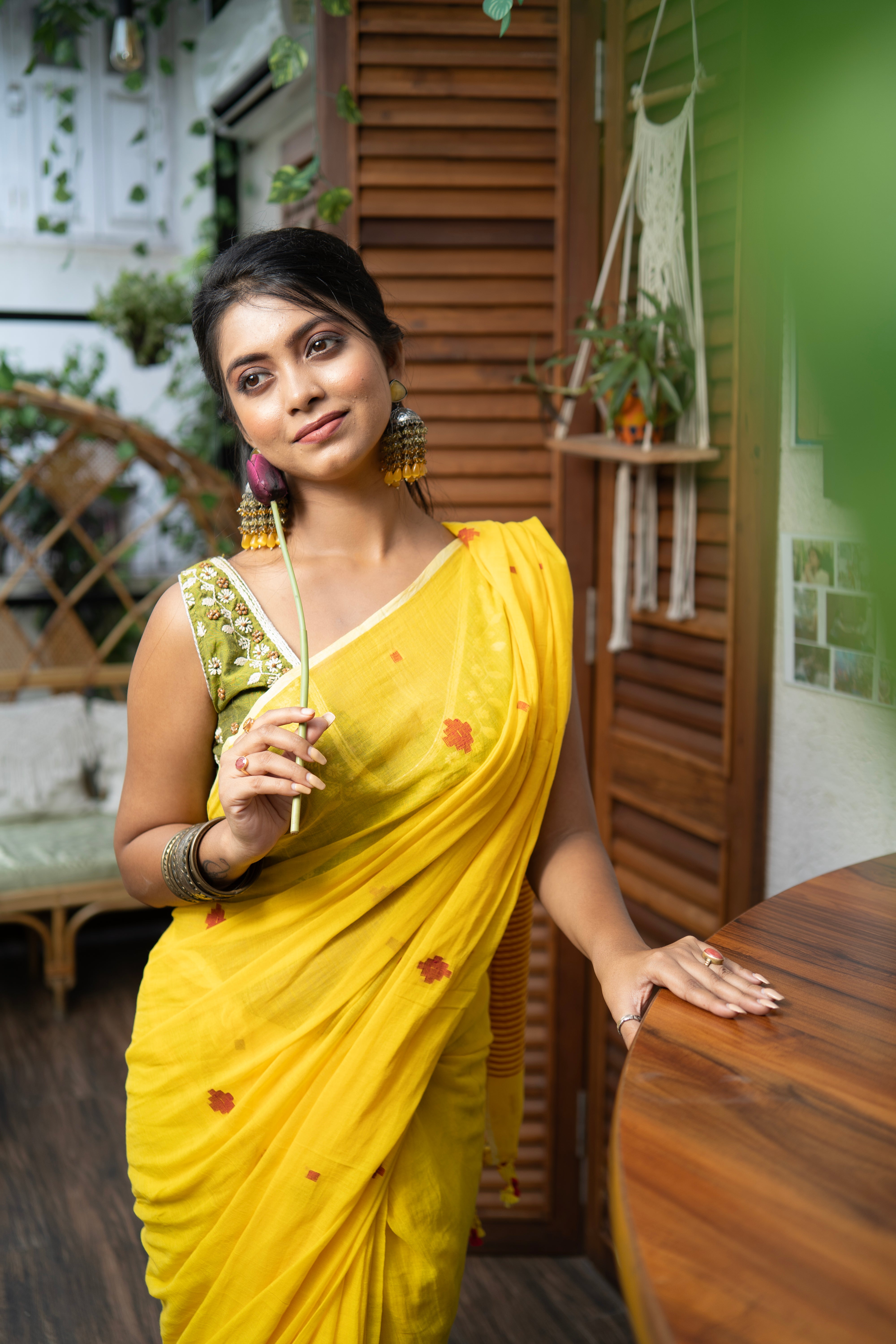 Yellow Hand Weaving Mul Mul Cotton Saree