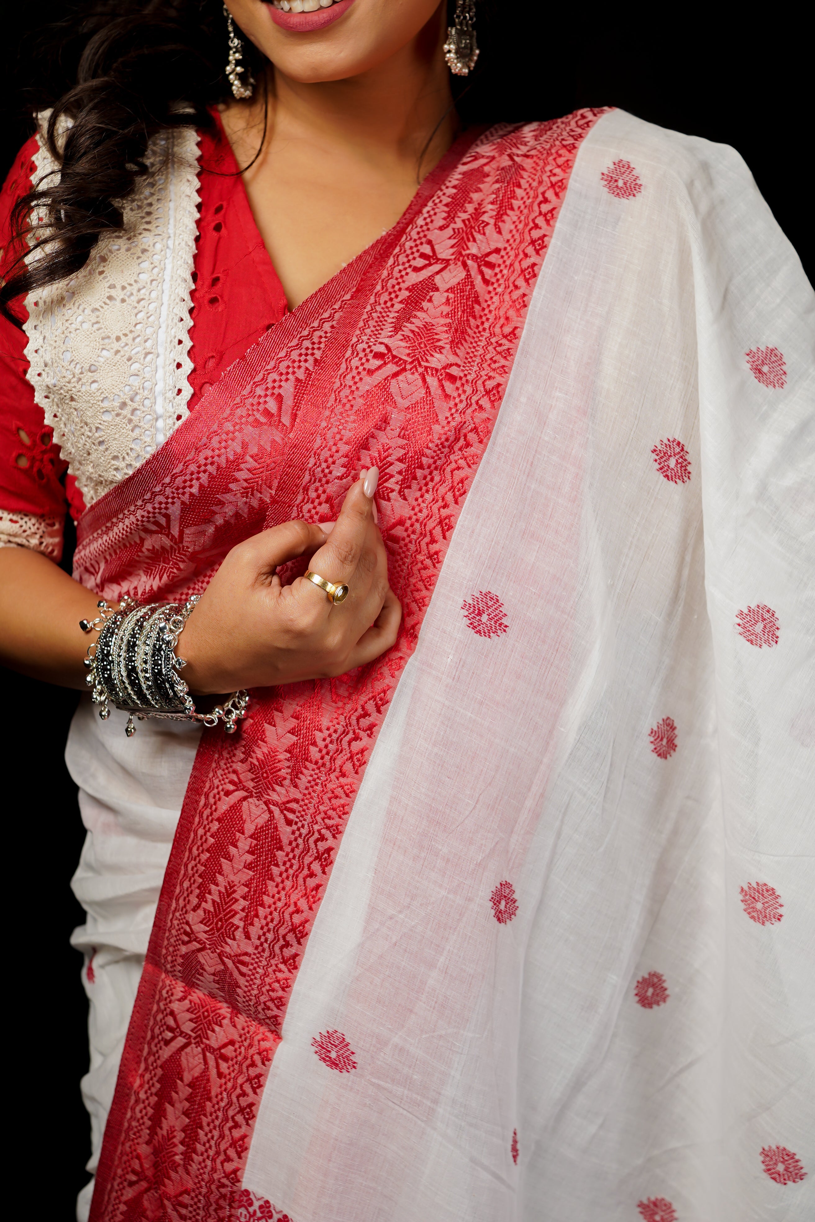 White Pure Masrise Cotton Handwoven Saree
