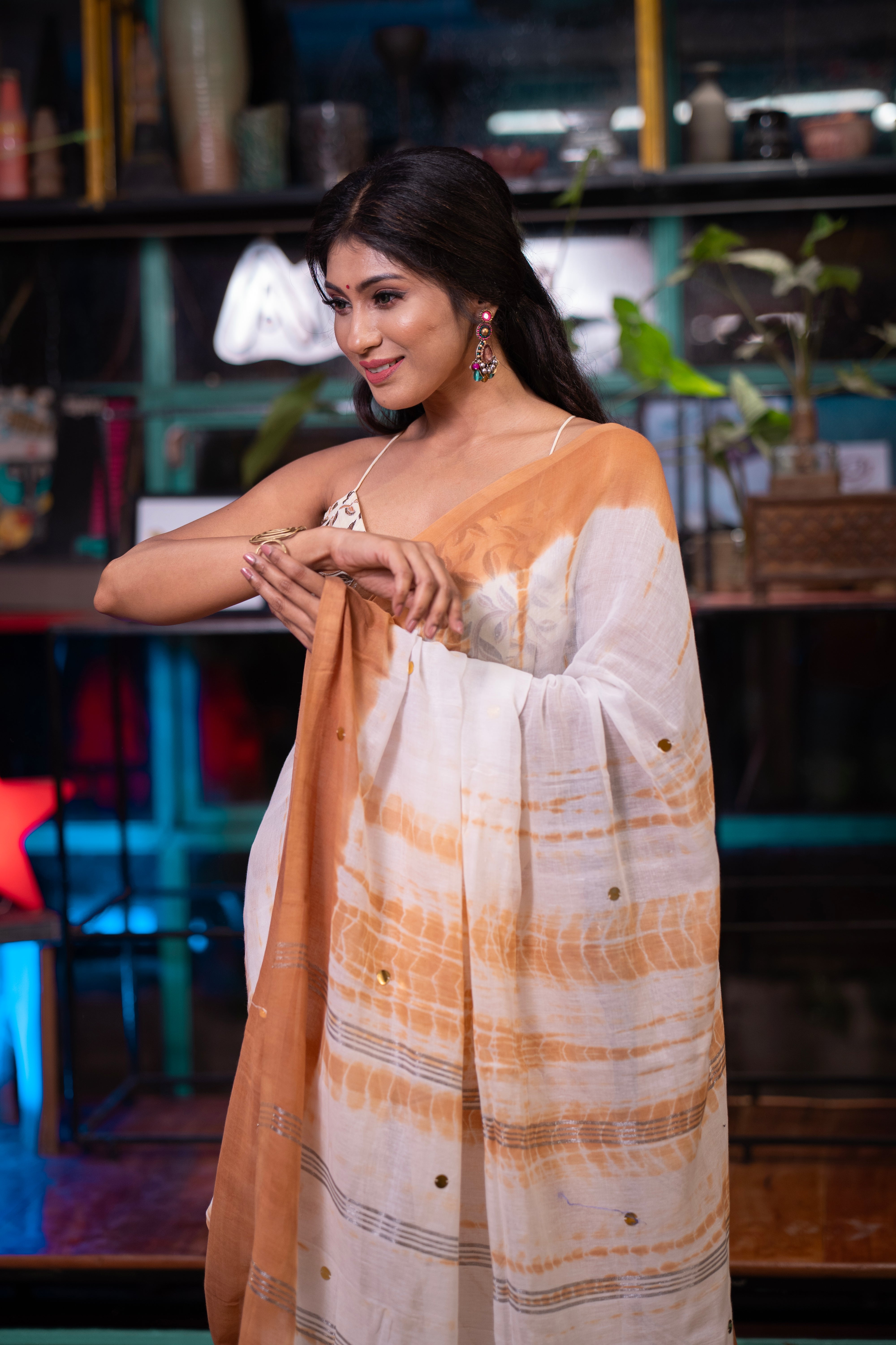 White & Caffe Latte Shibori Gini Work Pure Mul Cotton Saree