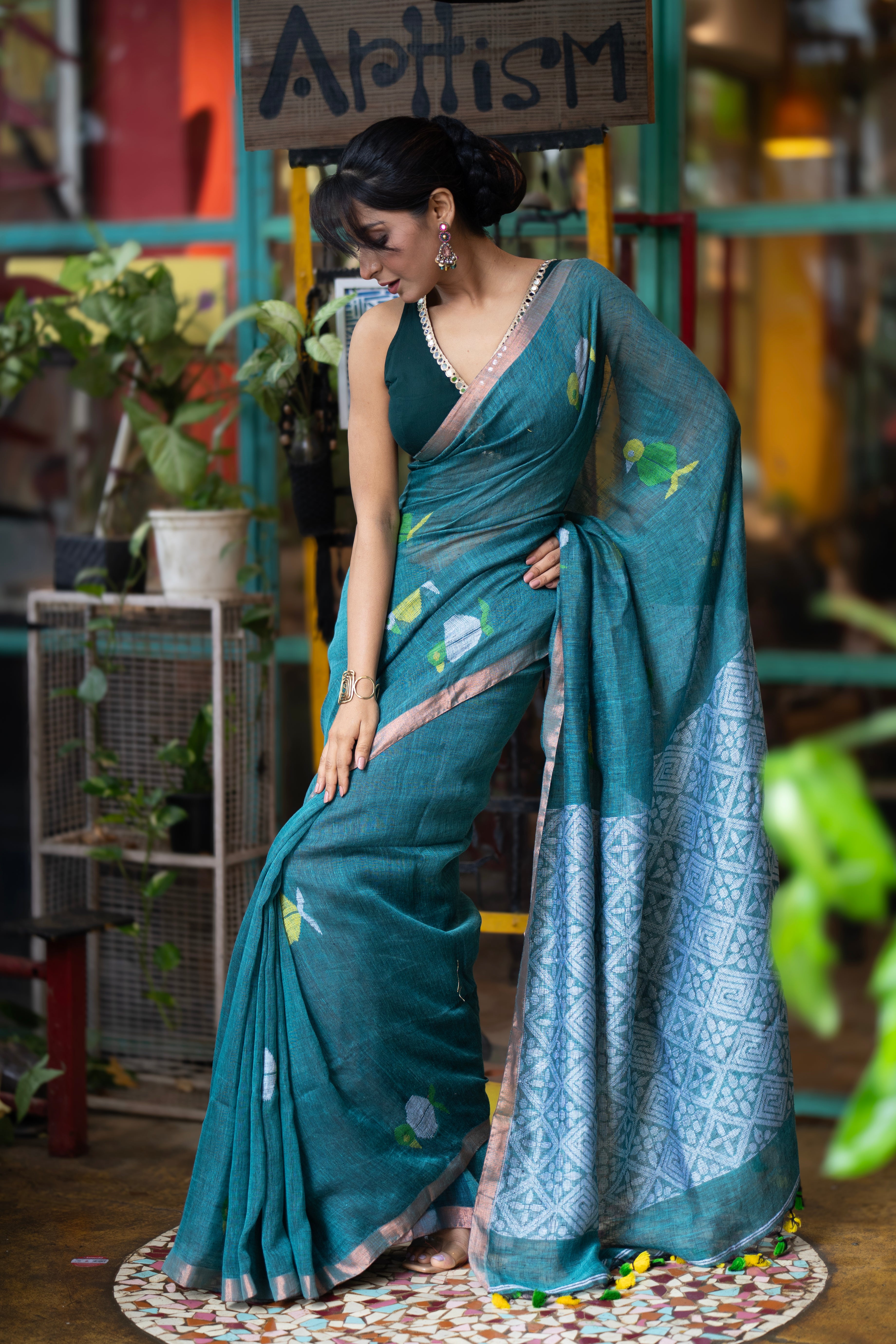 Handwoven Green Linen Jamdani Saree with Penguin Animal Print