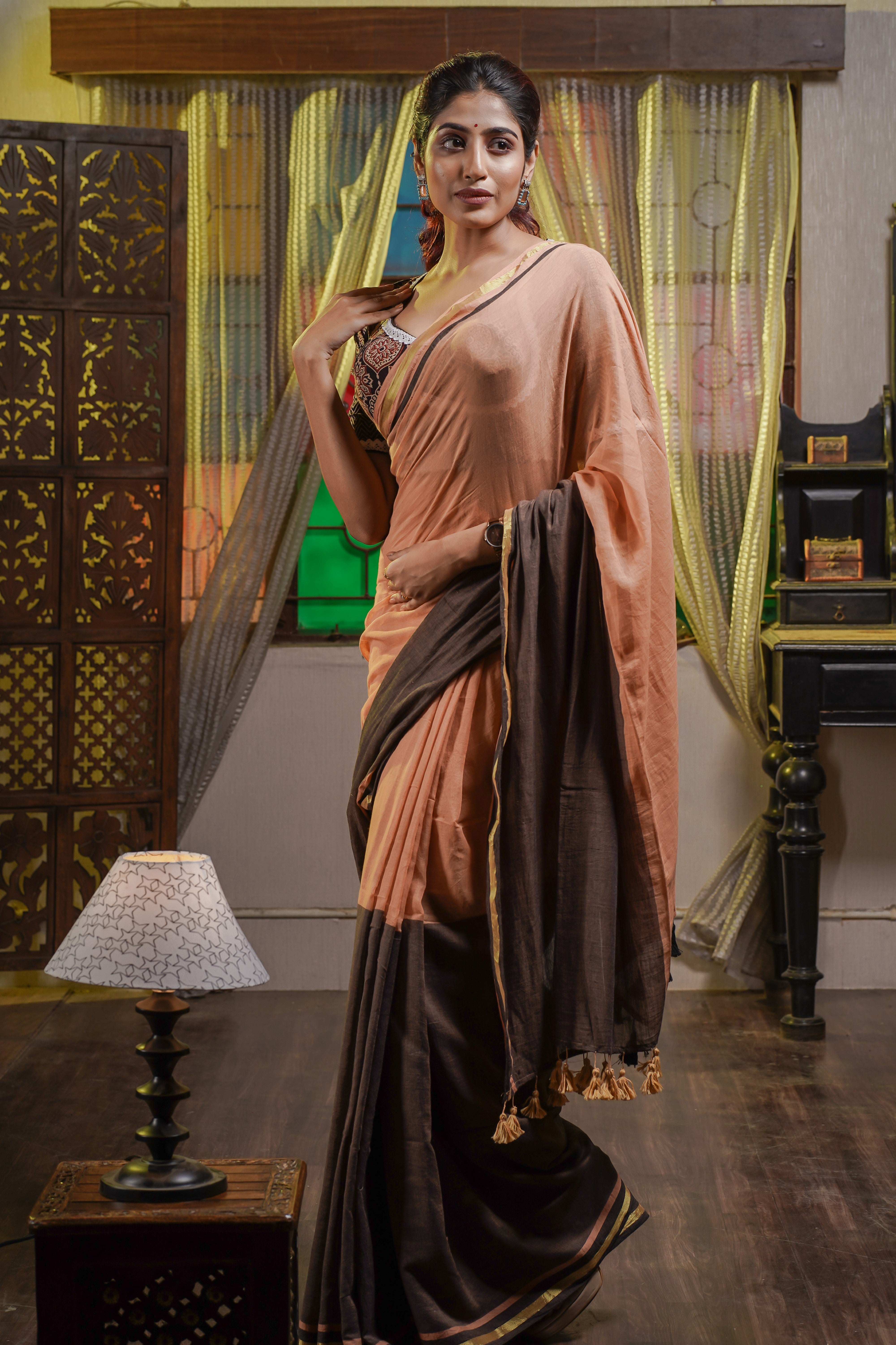 Mul Mul Cotton Saree WIth Golden Border - Headland