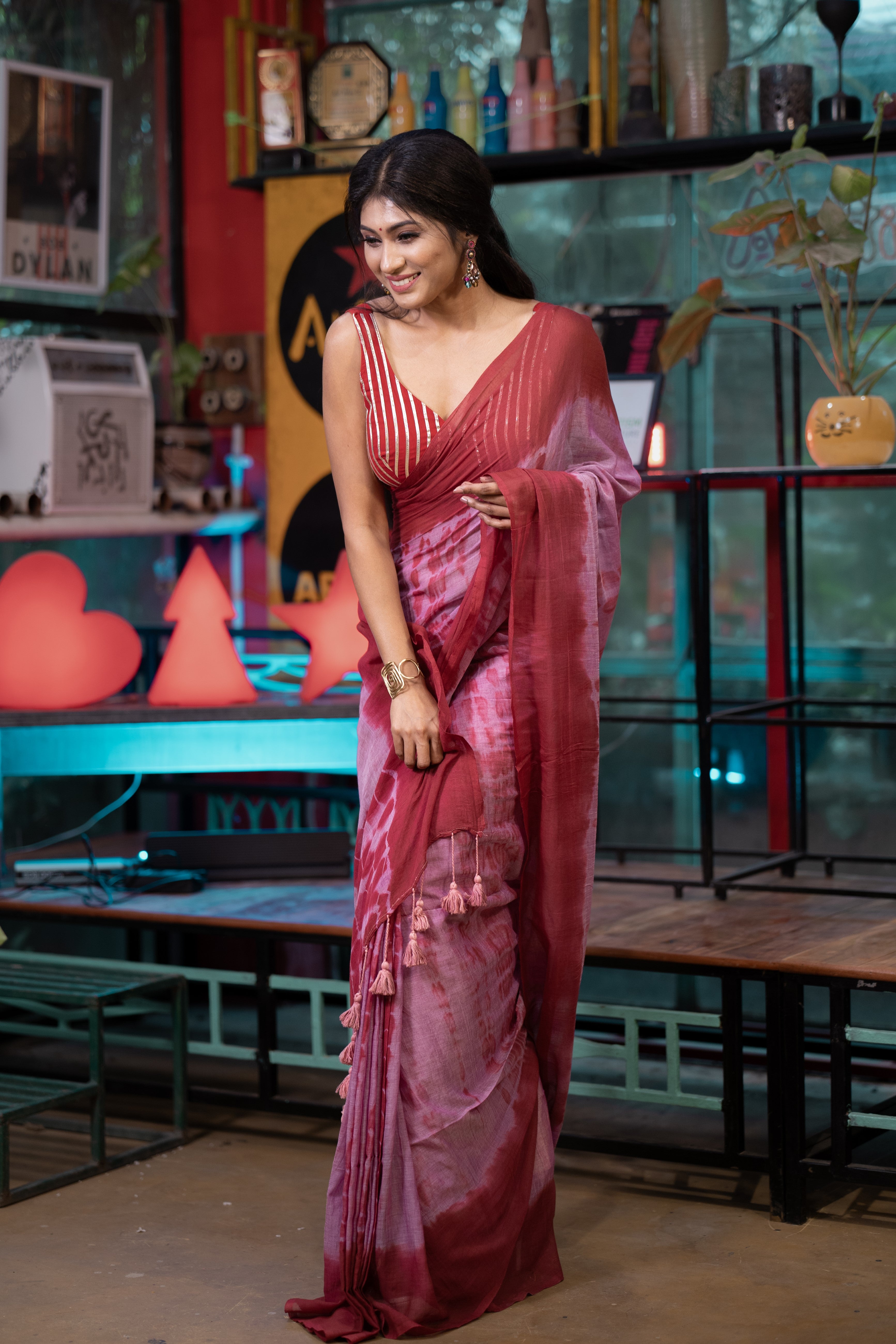 Shibori Print Mulmul Cotton Saree- Maroon and Pink