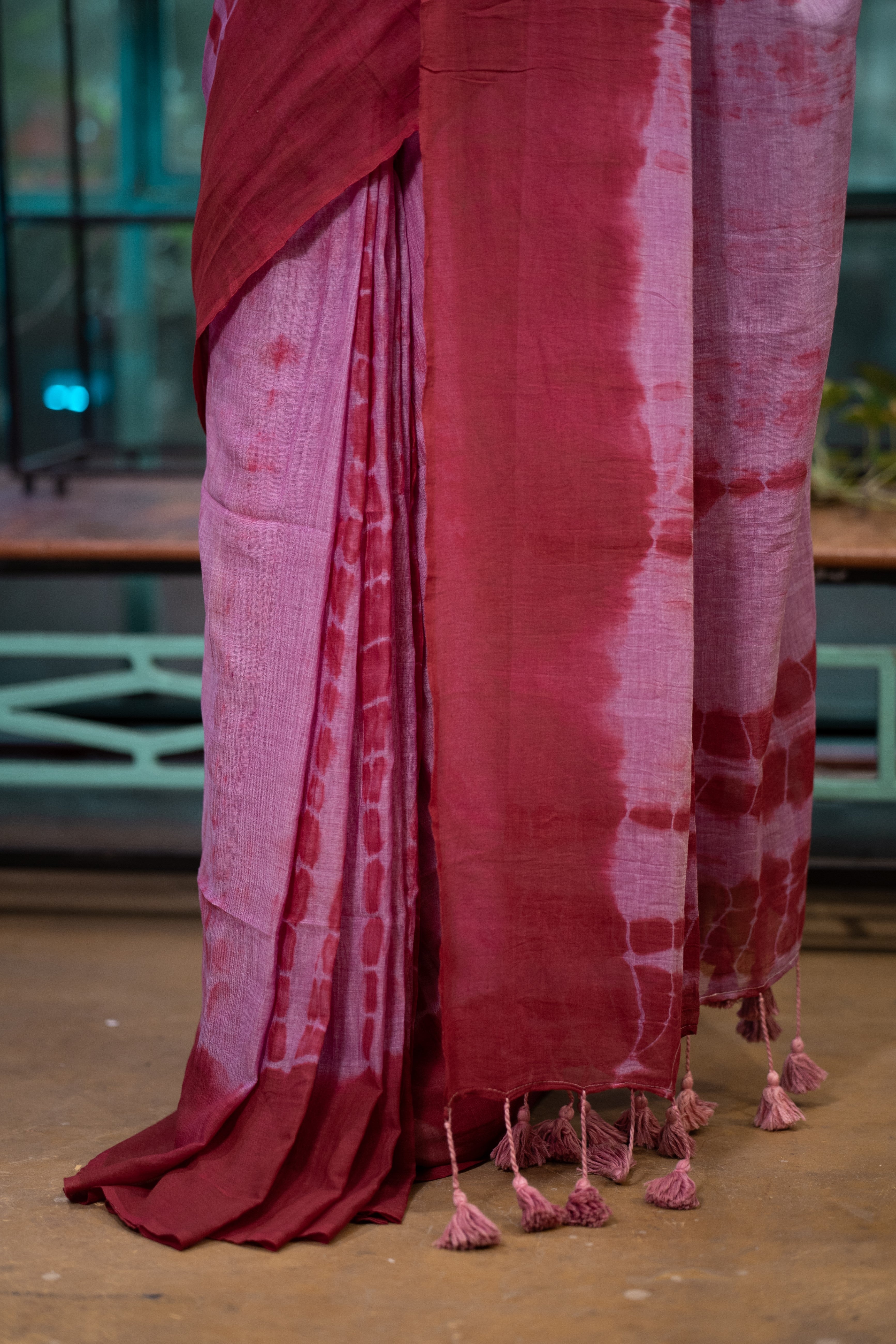 Shibori Print Mulmul Cotton Saree- Maroon and Pink