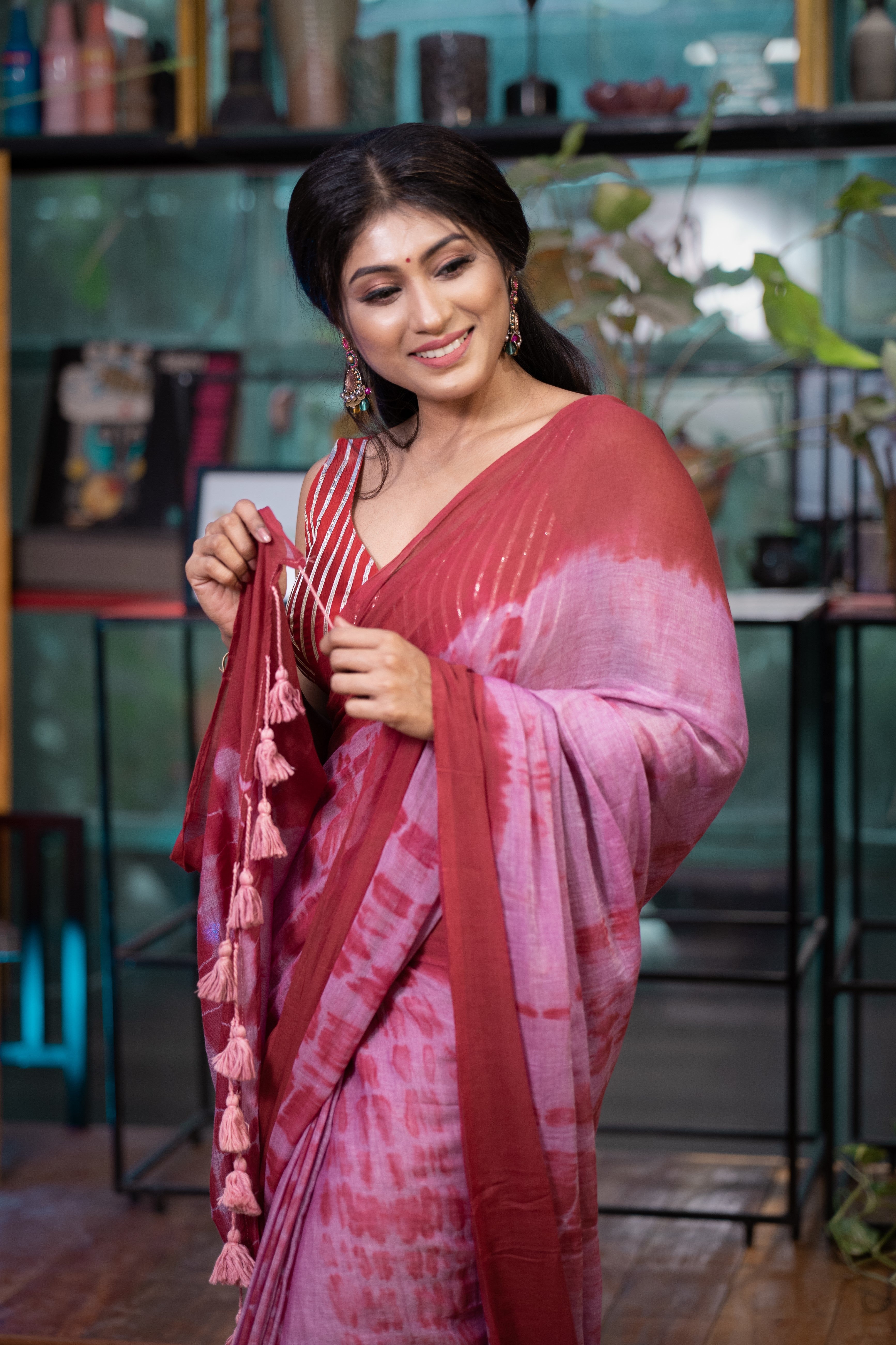 Shibori Print Mulmul Cotton Saree- Maroon and Pink