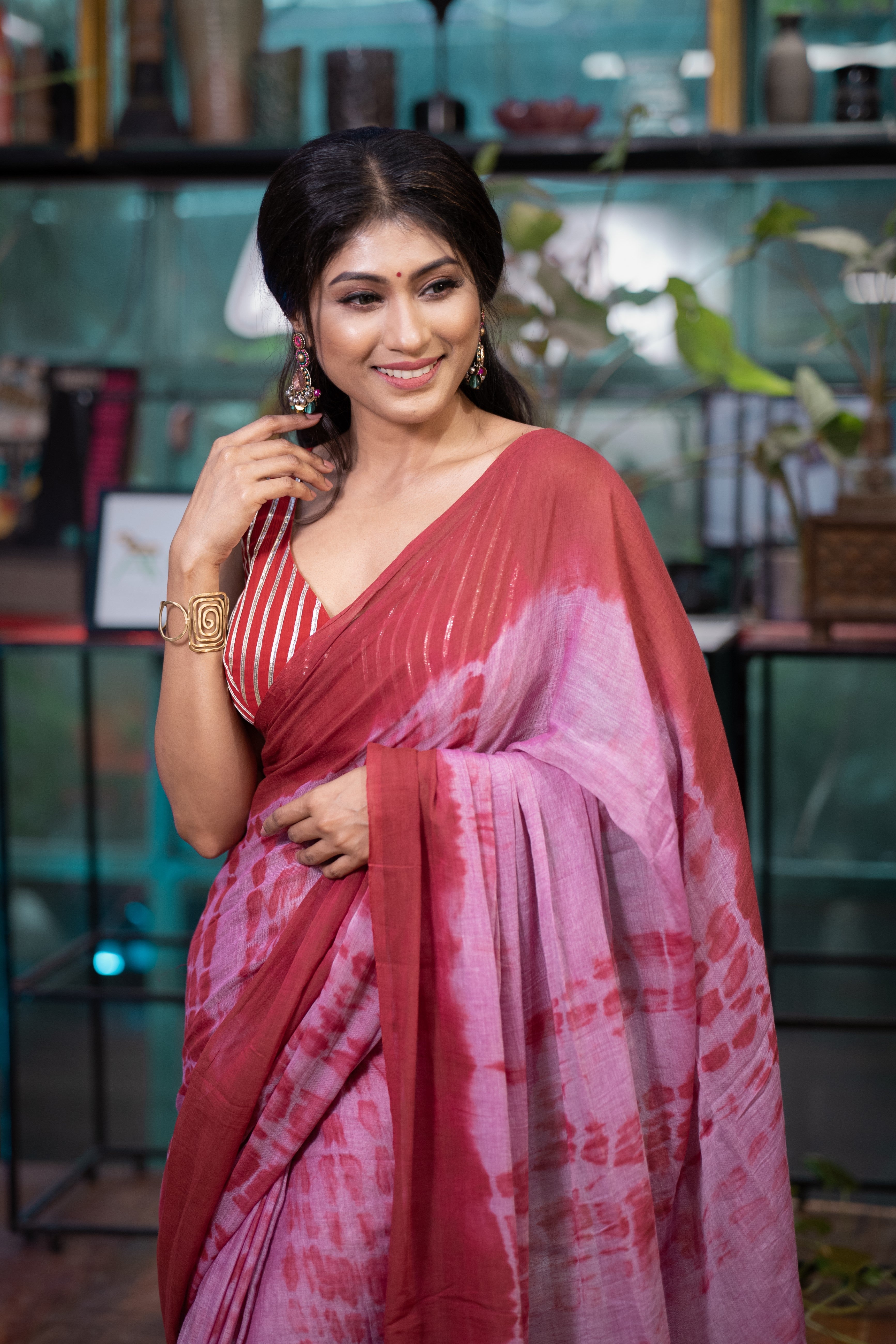 Shibori Print Mulmul Cotton Saree- Maroon and Pink